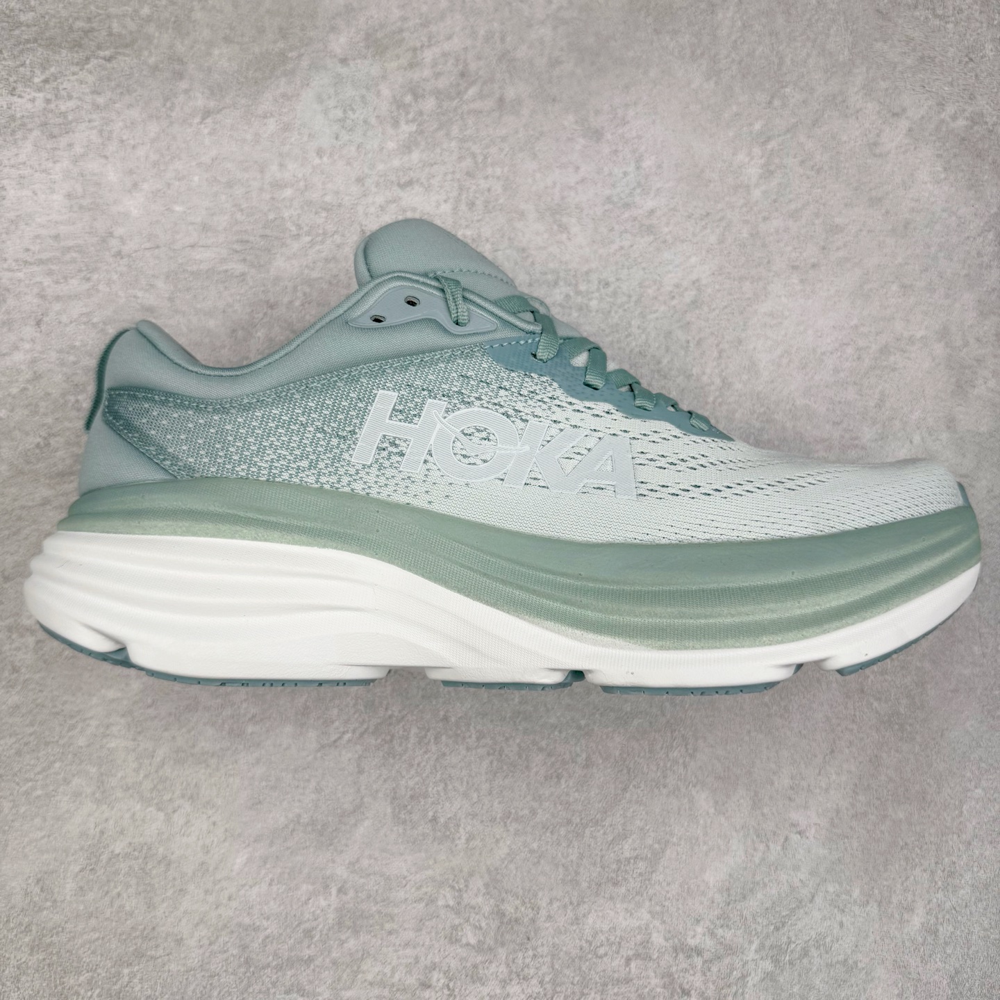 ＃HK纯原 HOKA ONE ONE Bondi 8 邦代八代缓震网面耐磨低帮跑步鞋 原始的 Bondi 缓震和线条在这里 提供该特许经营权众所周知的柔软、平衡的乘坐体验 Bondi 使用加长的摇杆微调几何形状 以获得更大的加速度 同时由于采用碳纤维板 还可以提供更平稳的脚趾离地 尺码：36 36.5 37.5 38 38.5 39 40 40.5 41 42 42.5 43 44 44.5 45-选品中心