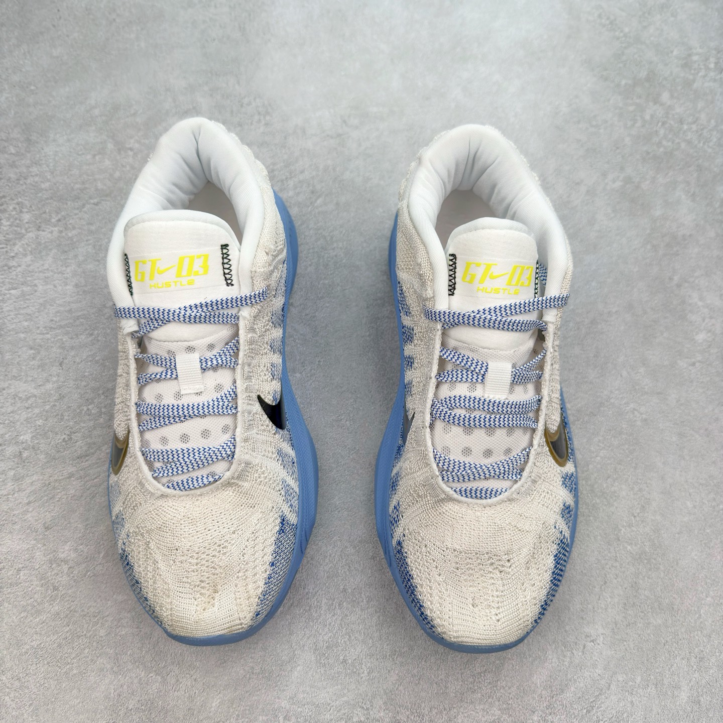 图片[2]-＃福利特价 NK G.T. Hustle 3 Blueprint EP 中底Mustang 缓震配置与前足 Zoom Strobel 缓震配置合体组成双重 Air Zoom 缓震配置为关键区域缔造澎湃弹力 前掌的 Air Zoom 气垫单元凭借出众的能量回馈助你保持运动状态 RadialKnit 鞋面首次应用于 Nike 篮球鞋，提供轻盈包裹效果，轻松跟上，你的运动节奏。穿上 G.T.Hustle3 助你在比赛最后关键时刻扭转势头。前足 AirZoom 缓震配置，带来出众能量回馈，助你轻松击败对手。尺码：36 36.5 37.5 38 38.5 39 40 40.5 41 42 42.5 43 44 44.5 45-选品中心