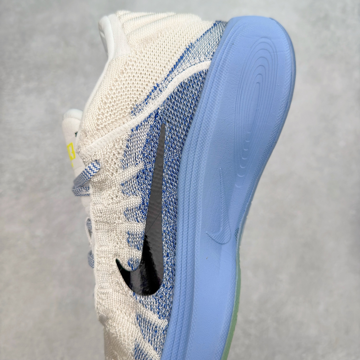 图片[7]-＃福利特价 NK G.T. Hustle 3 Blueprint EP 中底Mustang 缓震配置与前足 Zoom Strobel 缓震配置合体组成双重 Air Zoom 缓震配置为关键区域缔造澎湃弹力 前掌的 Air Zoom 气垫单元凭借出众的能量回馈助你保持运动状态 RadialKnit 鞋面首次应用于 Nike 篮球鞋，提供轻盈包裹效果，轻松跟上，你的运动节奏。穿上 G.T.Hustle3 助你在比赛最后关键时刻扭转势头。前足 AirZoom 缓震配置，带来出众能量回馈，助你轻松击败对手。尺码：36 36.5 37.5 38 38.5 39 40 40.5 41 42 42.5 43 44 44.5 45-选品中心