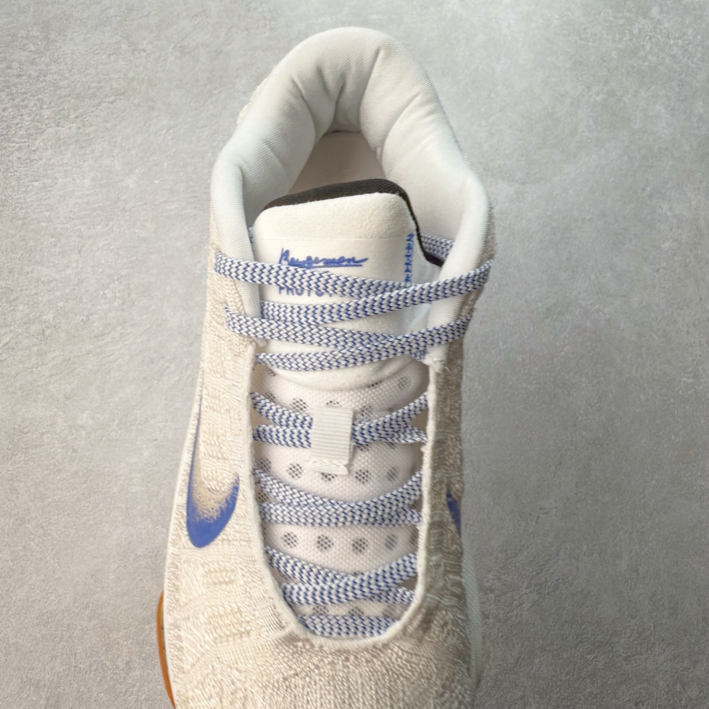 图片[5]-＃福利特价 NK G.T. Hustle 3 Blueprint EP 中底Mustang 缓震配置与前足 Zoom Strobel 缓震配置合体组成双重 Air Zoom 缓震配置为关键区域缔造澎湃弹力 前掌的 Air Zoom 气垫单元凭借出众的能量回馈助你保持运动状态 RadialKnit 鞋面首次应用于 Nike 篮球鞋，提供轻盈包裹效果，轻松跟上，你的运动节奏。穿上 G.T.Hustle3 助你在比赛最后关键时刻扭转势头。前足 AirZoom 缓震配置，带来出众能量回馈，助你轻松击败对手。尺码：36 36.5 37.5 38 38.5 39 40 40.5 41 42 42.5 43 44 44.5 45-选品中心