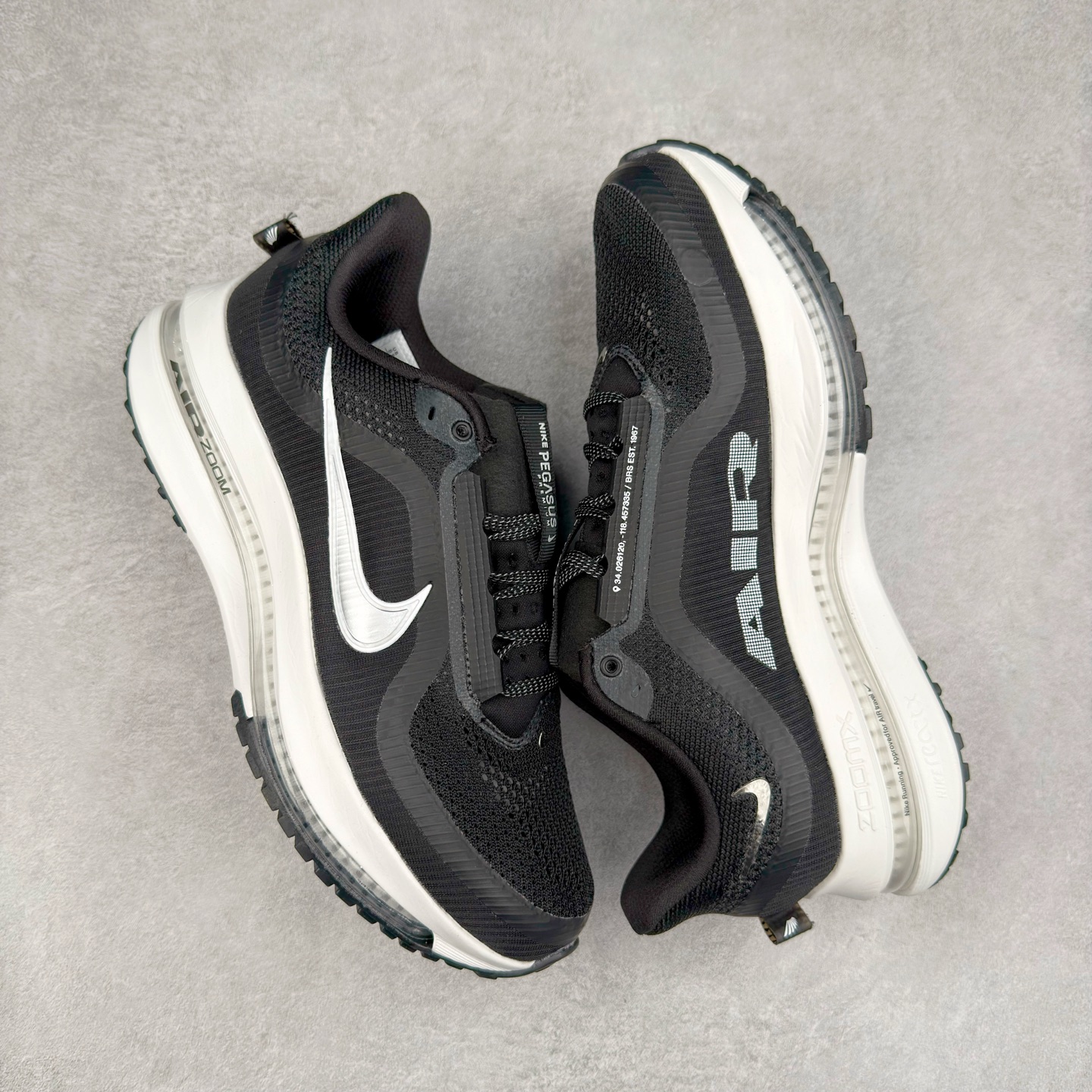 图片[3]-NK Pegasus Premium 飞马全掌气垫跑步运动鞋 气垫的究极进化 NIKE2025新王炸 • 在特有Air科技加持下，耐克带来全新Pegasus Premium。这款跑鞋在传承耐克飞马（Pegasus）系列标志性的缓震功能的同时，将首次搭载耐克的塑型可视化Air Zoom气垫单元。• 塑型Air Zoom气垫单元贴合脚部的自然轮廓，帮助跑者在从后跟到脚趾的过渡中能够有效传递力量，带来一种前所未有的轻盈、顺畅回馈体验。中底采用ZoomX泡绵，后跟则使用ReactX泡绵，为跑者提供稳定流畅的推进感。• 塑型可视化Air Zoom气垫单元和精心配置的泡绵组合，让Pegasus Premium成为耐克飞马系列中颇具能量回馈的鞋款。• 全新Pegasus Premium不仅展示了耐克势头强劲的创新周期，证明了其特有的Air科技的强大实力，更体现了耐克倾听和服务运动员的能力。尺码：36 36.5 37.5 38 38.5 39 40 40.5 41 42 42.5 43 44 44.5 45-选品中心