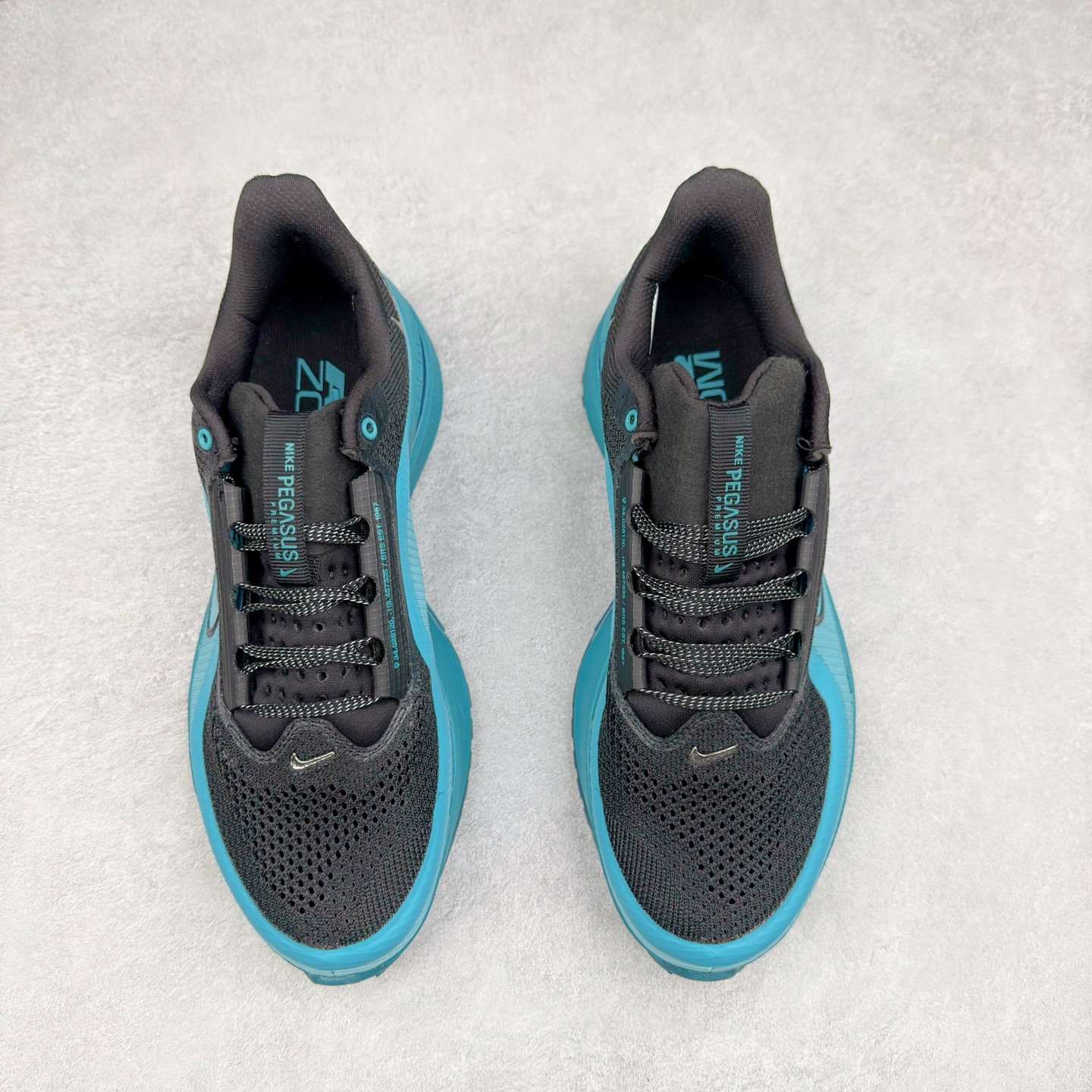 图片[2]-NK Pegasus Premium 飞马全掌气垫跑步运动鞋 气垫的究极进化 NIKE2025新王炸 • 在特有Air科技加持下，耐克带来全新Pegasus Premium。这款跑鞋在传承耐克飞马（Pegasus）系列标志性的缓震功能的同时，将首次搭载耐克的塑型可视化Air Zoom气垫单元。• 塑型Air Zoom气垫单元贴合脚部的自然轮廓，帮助跑者在从后跟到脚趾的过渡中能够有效传递力量，带来一种前所未有的轻盈、顺畅回馈体验。中底采用ZoomX泡绵，后跟则使用ReactX泡绵，为跑者提供稳定流畅的推进感。• 塑型可视化Air Zoom气垫单元和精心配置的泡绵组合，让Pegasus Premium成为耐克飞马系列中颇具能量回馈的鞋款。• 全新Pegasus Premium不仅展示了耐克势头强劲的创新周期，证明了其特有的Air科技的强大实力，更体现了耐克倾听和服务运动员的能力。尺码：36 36.5 37.5 38 38.5 39 40 40.5 41 42 42.5 43 44 44.5 45-选品中心