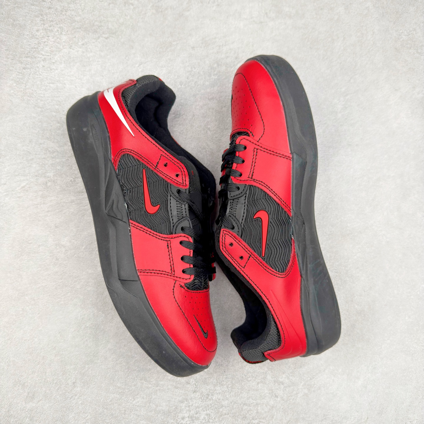 图片[3]-NK SB Nyjah Free 2 王一博同款 受着经典1997 款的 Zoom Spiridon 启发 SB Nyjah Free 2 继续谱写上一代的篇章 一改一代的一体式，二代的鞋舌与鞋身被分开来，但仍有着与前代相同的超柔韧 Nike Free 鞋底，同时还做了一些改良补充 首先是在全方位无死角的经典 Nyjah Free 橡胶鞋面的上方加了网眼材料，保证你在最热的滑板天也能双脚清爽 尺码：40-45-选品中心