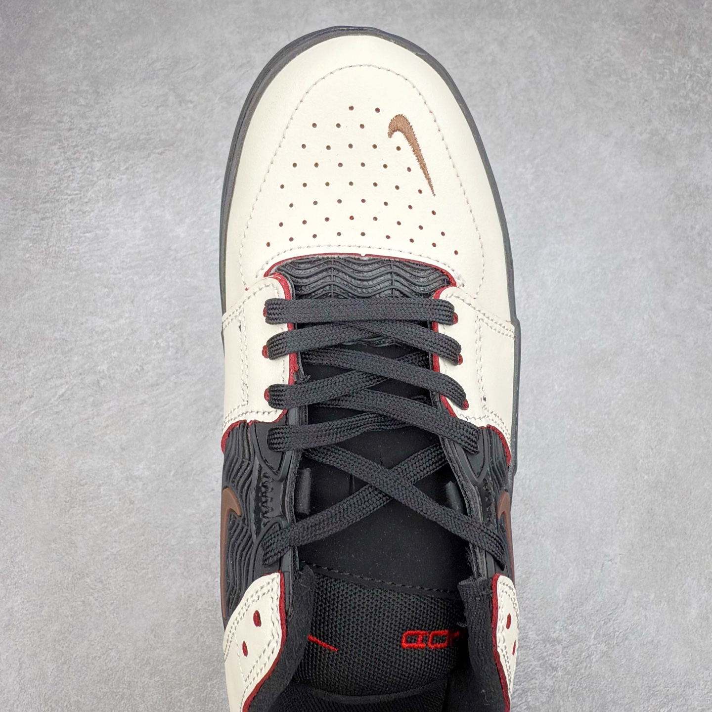 图片[4]-NK SB Nyjah Free 2 王一博同款 受着经典1997 款的 Zoom Spiridon 启发 SB Nyjah Free 2 继续谱写上一代的篇章 一改一代的一体式，二代的鞋舌与鞋身被分开来，但仍有着与前代相同的超柔韧 Nike Free 鞋底，同时还做了一些改良补充 首先是在全方位无死角的经典 Nyjah Free 橡胶鞋面的上方加了网眼材料，保证你在最热的滑板天也能双脚清爽 尺码：40-45-选品中心