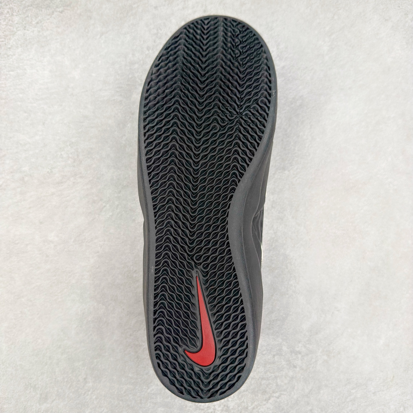 图片[9]-NK SB Nyjah Free 2 王一博同款 受着经典1997 款的 Zoom Spiridon 启发 SB Nyjah Free 2 继续谱写上一代的篇章 一改一代的一体式，二代的鞋舌与鞋身被分开来，但仍有着与前代相同的超柔韧 Nike Free 鞋底，同时还做了一些改良补充 首先是在全方位无死角的经典 Nyjah Free 橡胶鞋面的上方加了网眼材料，保证你在最热的滑板天也能双脚清爽 尺码：40-45-选品中心