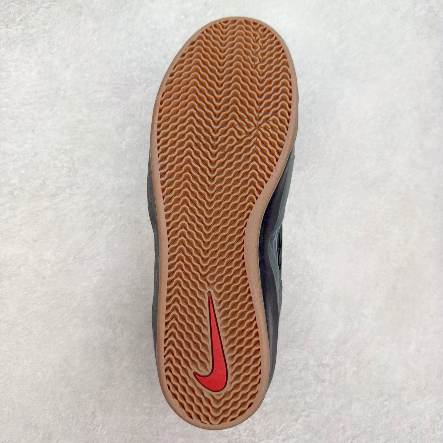 图片[9]-NK SB Nyjah Free 2 王一博同款 受着经典1997 款的 Zoom Spiridon 启发 SB Nyjah Free 2 继续谱写上一代的篇章 一改一代的一体式，二代的鞋舌与鞋身被分开来，但仍有着与前代相同的超柔韧 Nike Free 鞋底，同时还做了一些改良补充 首先是在全方位无死角的经典 Nyjah Free 橡胶鞋面的上方加了网眼材料，保证你在最热的滑板天也能双脚清爽 尺码：40-45-选品中心