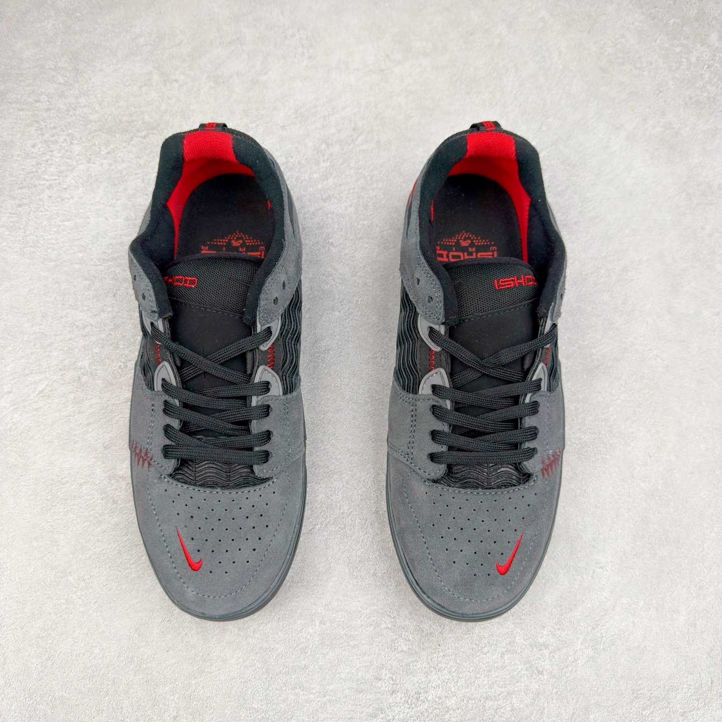 图片[2]-NK SB Nyjah Free 2 王一博同款 受着经典1997 款的 Zoom Spiridon 启发 SB Nyjah Free 2 继续谱写上一代的篇章 一改一代的一体式，二代的鞋舌与鞋身被分开来，但仍有着与前代相同的超柔韧 Nike Free 鞋底，同时还做了一些改良补充 首先是在全方位无死角的经典 Nyjah Free 橡胶鞋面的上方加了网眼材料，保证你在最热的滑板天也能双脚清爽 尺码：40-45-选品中心