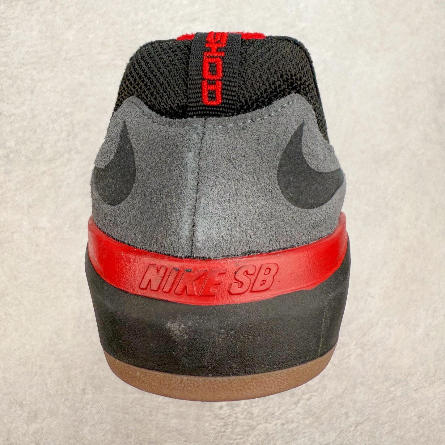 图片[8]-NK SB Nyjah Free 2 王一博同款 受着经典1997 款的 Zoom Spiridon 启发 SB Nyjah Free 2 继续谱写上一代的篇章 一改一代的一体式，二代的鞋舌与鞋身被分开来，但仍有着与前代相同的超柔韧 Nike Free 鞋底，同时还做了一些改良补充 首先是在全方位无死角的经典 Nyjah Free 橡胶鞋面的上方加了网眼材料，保证你在最热的滑板天也能双脚清爽 尺码：40-45-选品中心