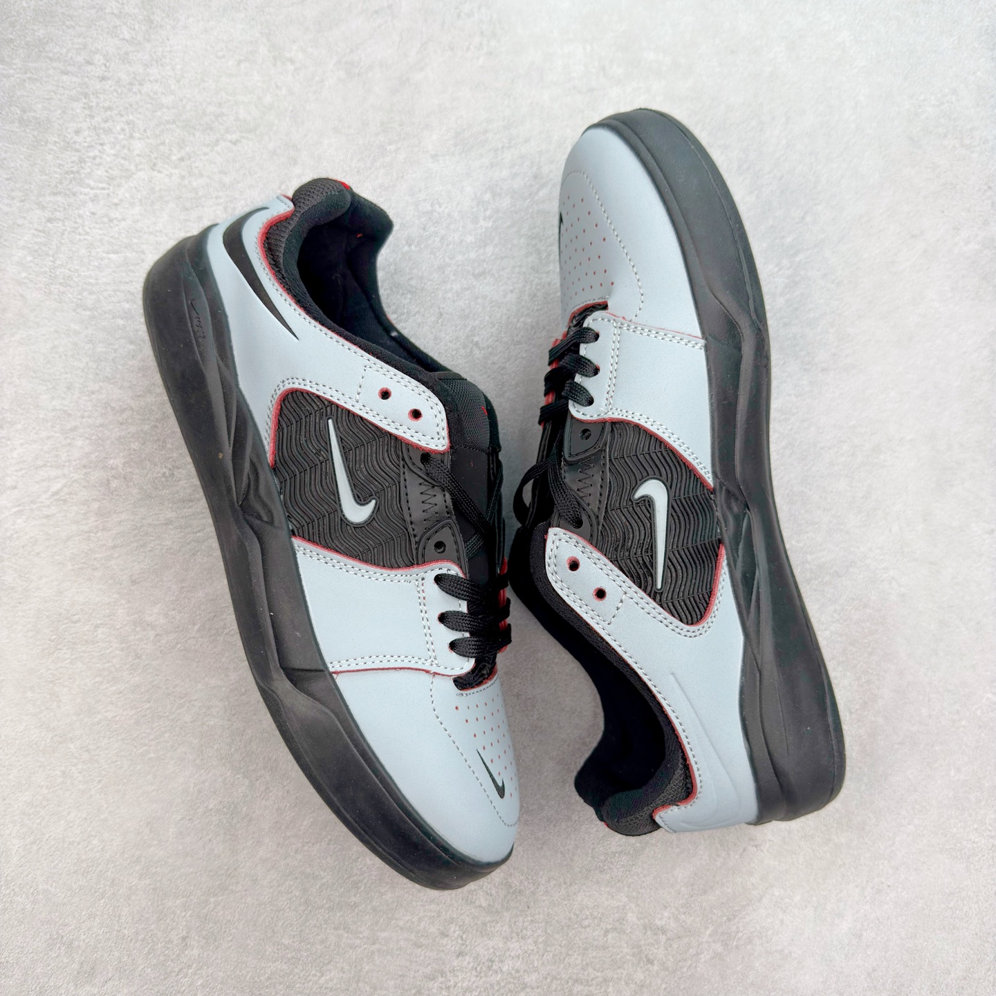 图片[3]-NK SB Nyjah Free 2 王一博同款 受着经典1997 款的 Zoom Spiridon 启发 SB Nyjah Free 2 继续谱写上一代的篇章 一改一代的一体式，二代的鞋舌与鞋身被分开来，但仍有着与前代相同的超柔韧 Nike Free 鞋底，同时还做了一些改良补充 首先是在全方位无死角的经典 Nyjah Free 橡胶鞋面的上方加了网眼材料，保证你在最热的滑板天也能双脚清爽 尺码：40-45-选品中心