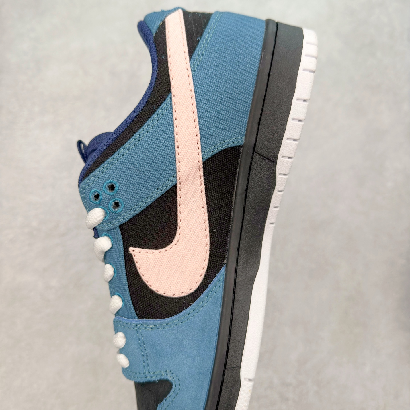 图片[7]-＃F版 NK SB Dunk Low DX6775-400 性价比王者 极限压缩利润空间 超乎所想的高性价比 用料绝不含糊 原盒原配 正确耐磨橡胶大底 超高清洁度 全鞋零毛边皮料切割 全套原楦原模倾力打造完美版型 尺码：36 36.5 37.5 38 38.5 39 40 40.5 41 42 42.5 43 44 44.5 45 46 47.5-选品中心