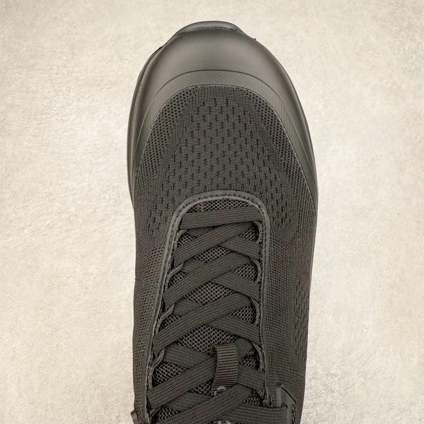 图片[4]-ECCO爱步25新款限定运动鞋男舒适时尚跑步鞋 BIOM系列新款 鞋面采用甄选牛皮与飞织工艺网布结合，质感丰富，脚感细腻柔软舒适 自然律动科技，符合人体工学鞋楦 贴近足部自然形态 以舒适科技与新潮外观，轻松适配日常 直接注塑工艺连接鞋面与鞋底 一体成型，合脚稳固 PU/TPU鞋底，轻盈柔韧，抓地耐磨 舒适耐穿 打破固定框架 自在追寻自我生命力 所向无界 步步生机 尺码：38 39 40 41 42 43 44 （皮鞋码）-选品中心