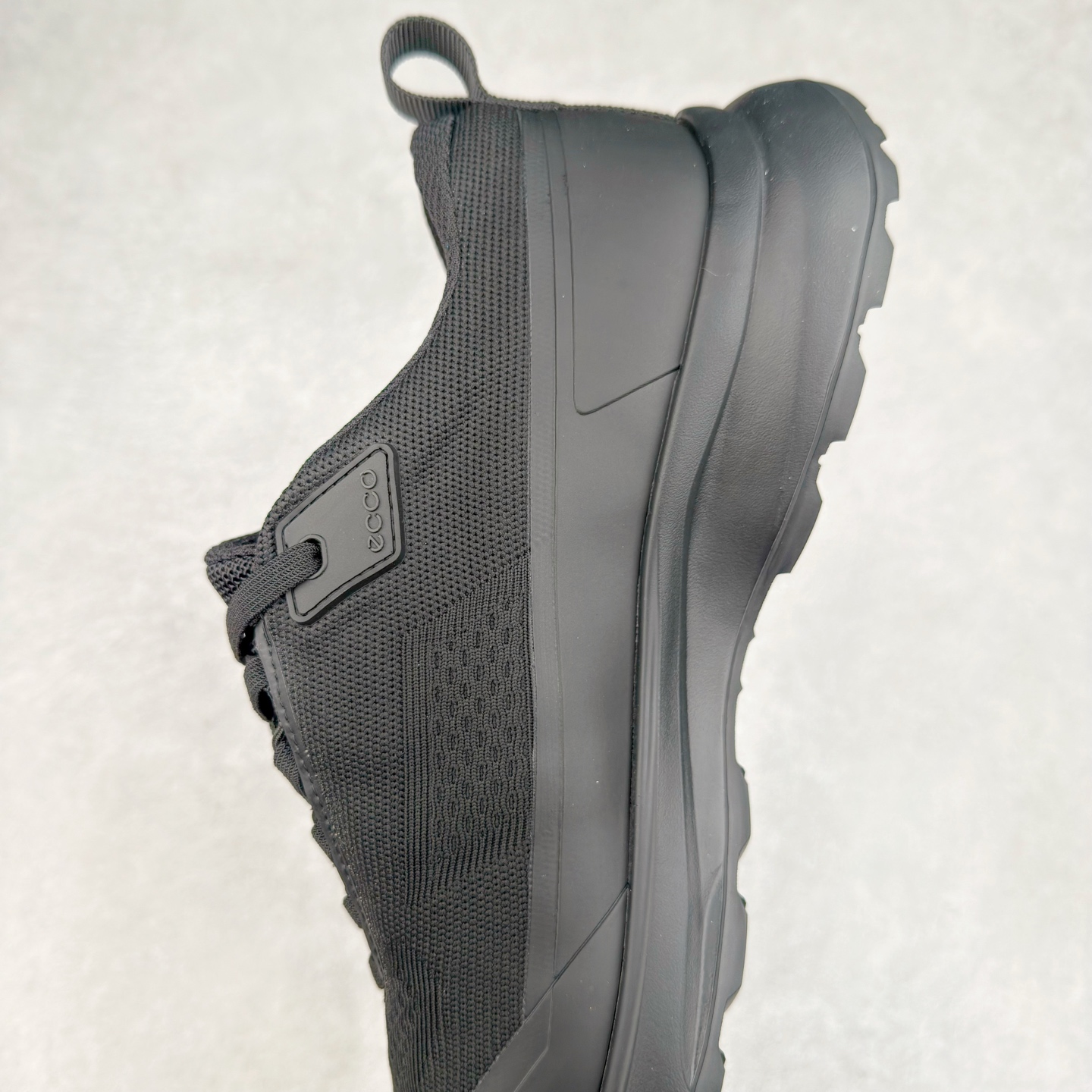 图片[7]-ECCO爱步25新款限定运动鞋男舒适时尚跑步鞋 BIOM系列新款 鞋面采用甄选牛皮与飞织工艺网布结合，质感丰富，脚感细腻柔软舒适 自然律动科技，符合人体工学鞋楦 贴近足部自然形态 以舒适科技与新潮外观，轻松适配日常 直接注塑工艺连接鞋面与鞋底 一体成型，合脚稳固 PU/TPU鞋底，轻盈柔韧，抓地耐磨 舒适耐穿 打破固定框架 自在追寻自我生命力 所向无界 步步生机 尺码：38 39 40 41 42 43 44 （皮鞋码）-选品中心