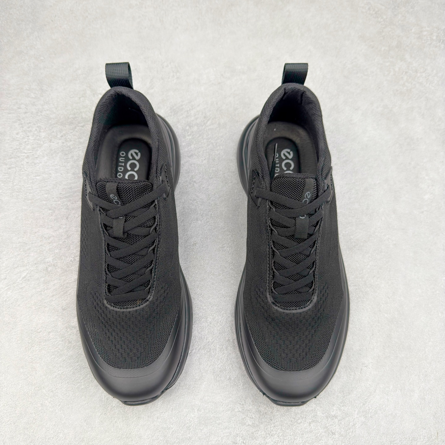 图片[2]-ECCO爱步25新款限定运动鞋男舒适时尚跑步鞋 BIOM系列新款 鞋面采用甄选牛皮与飞织工艺网布结合，质感丰富，脚感细腻柔软舒适 自然律动科技，符合人体工学鞋楦 贴近足部自然形态 以舒适科技与新潮外观，轻松适配日常 直接注塑工艺连接鞋面与鞋底 一体成型，合脚稳固 PU/TPU鞋底，轻盈柔韧，抓地耐磨 舒适耐穿 打破固定框架 自在追寻自我生命力 所向无界 步步生机 尺码：38 39 40 41 42 43 44 （皮鞋码）-选品中心