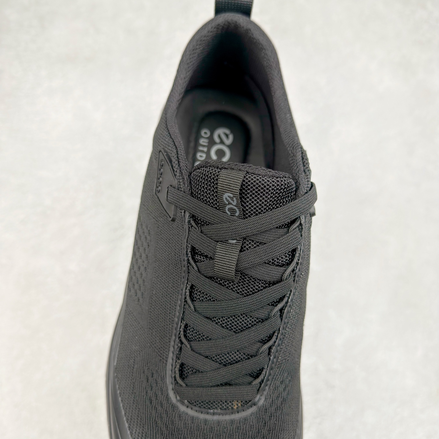 图片[5]-ECCO爱步25新款限定运动鞋男舒适时尚跑步鞋 BIOM系列新款 鞋面采用甄选牛皮与飞织工艺网布结合，质感丰富，脚感细腻柔软舒适 自然律动科技，符合人体工学鞋楦 贴近足部自然形态 以舒适科技与新潮外观，轻松适配日常 直接注塑工艺连接鞋面与鞋底 一体成型，合脚稳固 PU/TPU鞋底，轻盈柔韧，抓地耐磨 舒适耐穿 打破固定框架 自在追寻自我生命力 所向无界 步步生机 尺码：38 39 40 41 42 43 44 （皮鞋码）-选品中心