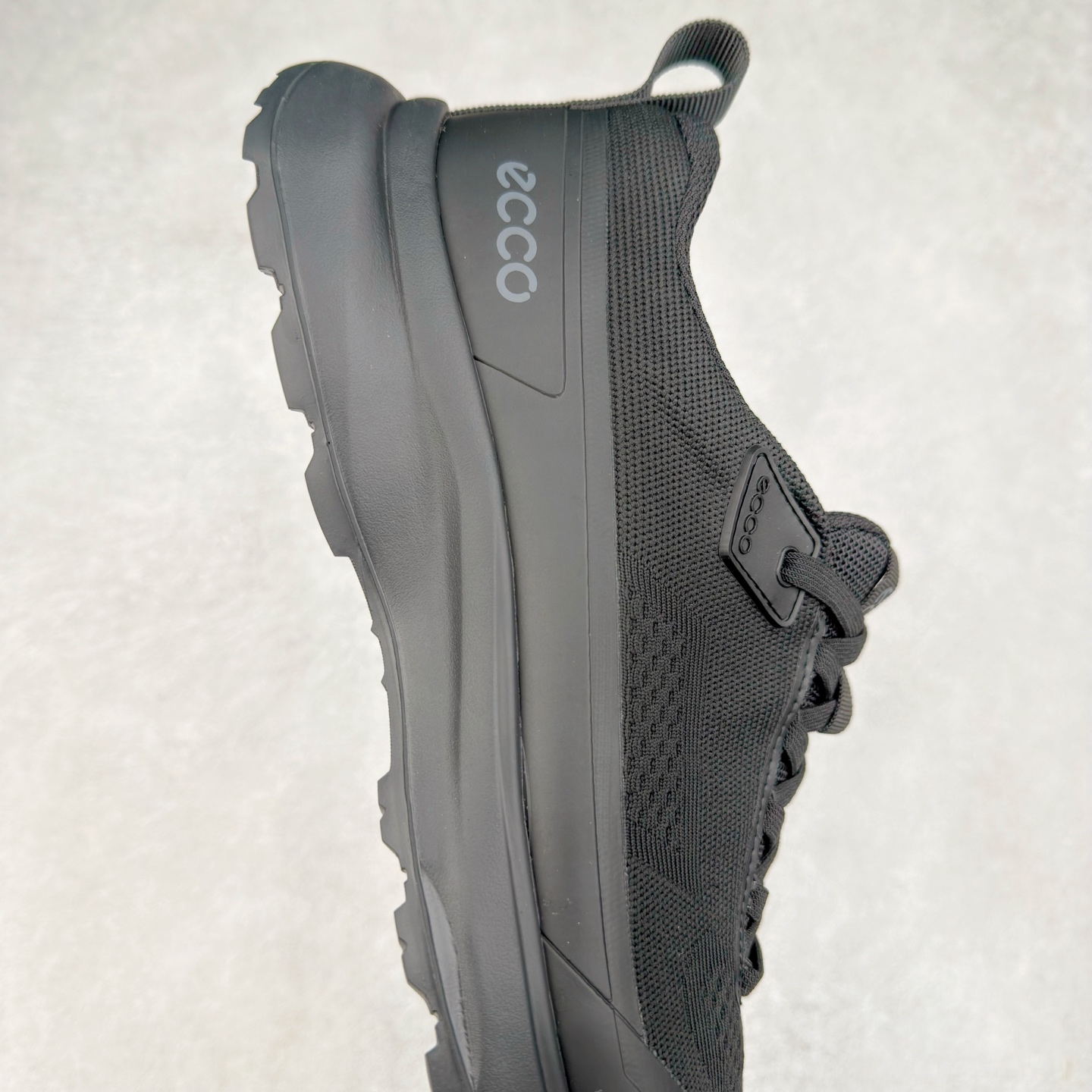 图片[6]-ECCO爱步25新款限定运动鞋男舒适时尚跑步鞋 BIOM系列新款 鞋面采用甄选牛皮与飞织工艺网布结合，质感丰富，脚感细腻柔软舒适 自然律动科技，符合人体工学鞋楦 贴近足部自然形态 以舒适科技与新潮外观，轻松适配日常 直接注塑工艺连接鞋面与鞋底 一体成型，合脚稳固 PU/TPU鞋底，轻盈柔韧，抓地耐磨 舒适耐穿 打破固定框架 自在追寻自我生命力 所向无界 步步生机 尺码：38 39 40 41 42 43 44 （皮鞋码）-选品中心