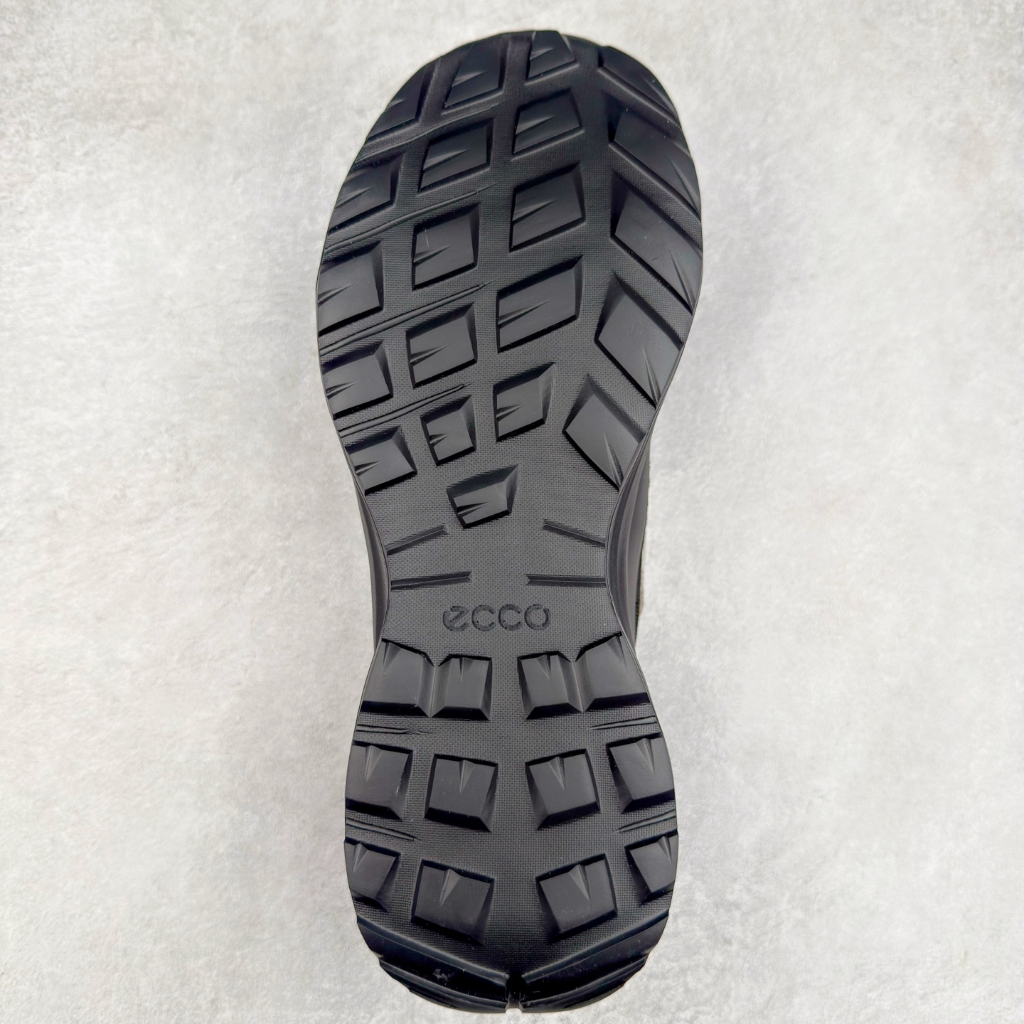 图片[9]-ECCO爱步25新款限定运动鞋男舒适时尚跑步鞋 BIOM系列新款 鞋面采用甄选牛皮与飞织工艺网布结合，质感丰富，脚感细腻柔软舒适 自然律动科技，符合人体工学鞋楦 贴近足部自然形态 以舒适科技与新潮外观，轻松适配日常 直接注塑工艺连接鞋面与鞋底 一体成型，合脚稳固 PU/TPU鞋底，轻盈柔韧，抓地耐磨 舒适耐穿 打破固定框架 自在追寻自我生命力 所向无界 步步生机 尺码：38 39 40 41 42 43 44 （皮鞋码）-选品中心