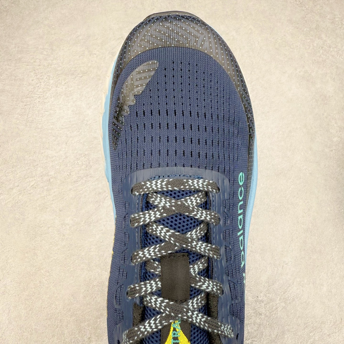 图片[4]-New Balance Fresh Foam X Trail More v3 新百伦NB莫尔V3系列低帮轻量化厚底户外越野休闲运动慢跑鞋 MTMORNGR 无论是越野训练跑还是享受自然美景 New Balance Fresh Foam X Trail More v3 都能确保双脚凉爽舒适 获得缓震支撑 这款越野跑鞋採用透气的合成/网眼鞋面 加上双层 Fresh Foam X 中底实现绝佳舒适著感 搭载鞋头防护科技与 All Terrain 系列最厚鞋底 可防止碎石跑入鞋内 让你尽情探索不受限 尺码：36 37 37.5 38 38.5 39.5 40 40.5 41.5 42 42.5 43 44 44.5 45-选品中心