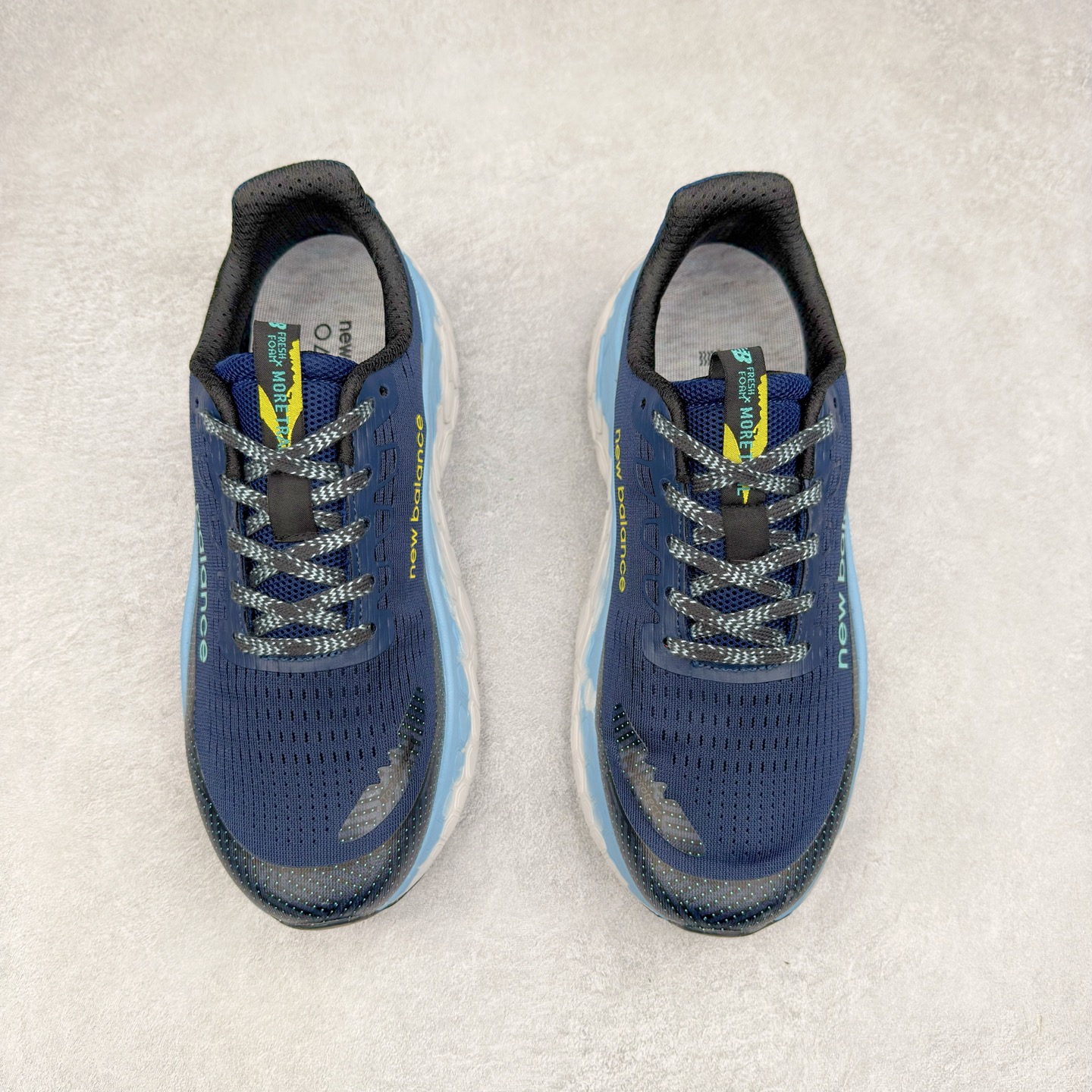 图片[2]-New Balance Fresh Foam X Trail More v3 新百伦NB莫尔V3系列低帮轻量化厚底户外越野休闲运动慢跑鞋 MTMORNGR 无论是越野训练跑还是享受自然美景 New Balance Fresh Foam X Trail More v3 都能确保双脚凉爽舒适 获得缓震支撑 这款越野跑鞋採用透气的合成/网眼鞋面 加上双层 Fresh Foam X 中底实现绝佳舒适著感 搭载鞋头防护科技与 All Terrain 系列最厚鞋底 可防止碎石跑入鞋内 让你尽情探索不受限 尺码：36 37 37.5 38 38.5 39.5 40 40.5 41.5 42 42.5 43 44 44.5 45-选品中心