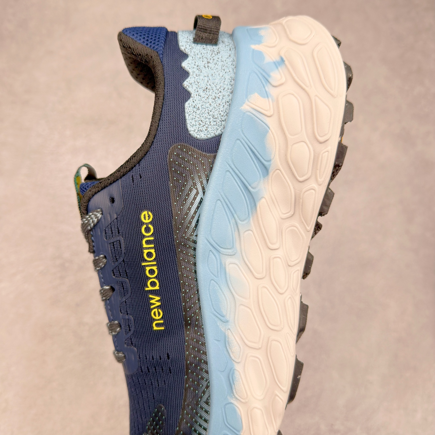 图片[7]-New Balance Fresh Foam X Trail More v3 新百伦NB莫尔V3系列低帮轻量化厚底户外越野休闲运动慢跑鞋 MTMORNGR 无论是越野训练跑还是享受自然美景 New Balance Fresh Foam X Trail More v3 都能确保双脚凉爽舒适 获得缓震支撑 这款越野跑鞋採用透气的合成/网眼鞋面 加上双层 Fresh Foam X 中底实现绝佳舒适著感 搭载鞋头防护科技与 All Terrain 系列最厚鞋底 可防止碎石跑入鞋内 让你尽情探索不受限 尺码：36 37 37.5 38 38.5 39.5 40 40.5 41.5 42 42.5 43 44 44.5 45-选品中心