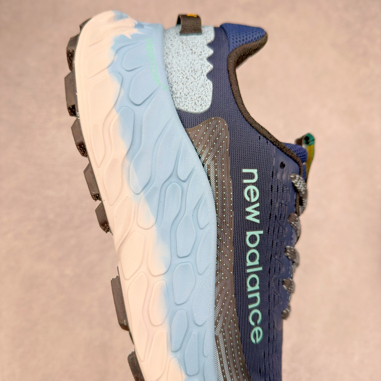 图片[6]-New Balance Fresh Foam X Trail More v3 新百伦NB莫尔V3系列低帮轻量化厚底户外越野休闲运动慢跑鞋 MTMORNGR 无论是越野训练跑还是享受自然美景 New Balance Fresh Foam X Trail More v3 都能确保双脚凉爽舒适 获得缓震支撑 这款越野跑鞋採用透气的合成/网眼鞋面 加上双层 Fresh Foam X 中底实现绝佳舒适著感 搭载鞋头防护科技与 All Terrain 系列最厚鞋底 可防止碎石跑入鞋内 让你尽情探索不受限 尺码：36 37 37.5 38 38.5 39.5 40 40.5 41.5 42 42.5 43 44 44.5 45-选品中心