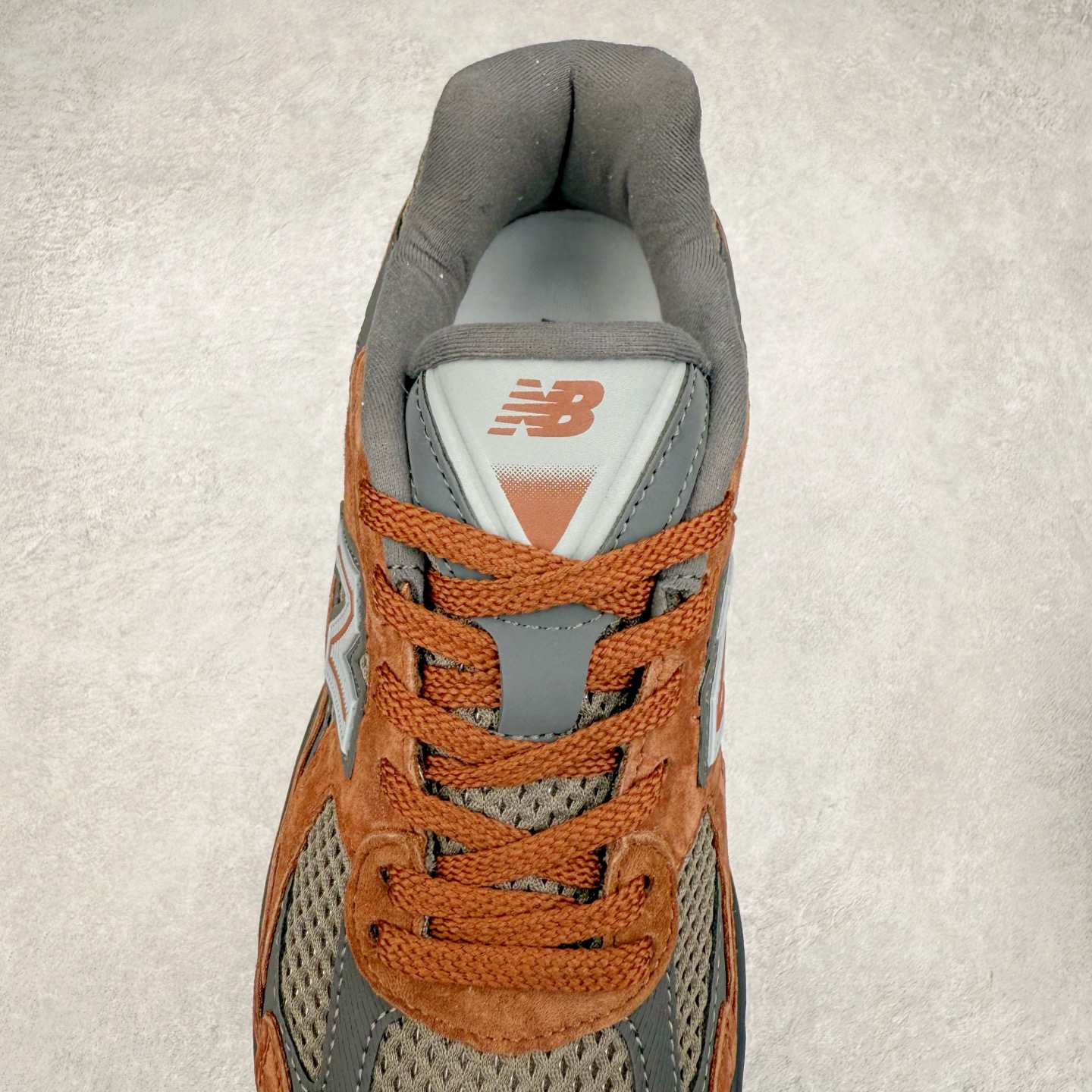 图片[5]-New Balance NB2010系列新百伦经典复古休闲运动板鞋 以ENCAP中底配以升级版 N-ERGY缓震物料 鞋面则采用特色的柔软麂皮搭以NewBalance经典的尼龙网布 低调中还原跑鞋本真 更年轻化的设计理念与材质 让新世代青年得以用全新视角体验经典鞋款的传奇魅力尺码：36 37 37.5 38 38.5 39.5 40 40.5 41.5 42 42.5 43 44 45 46-选品中心