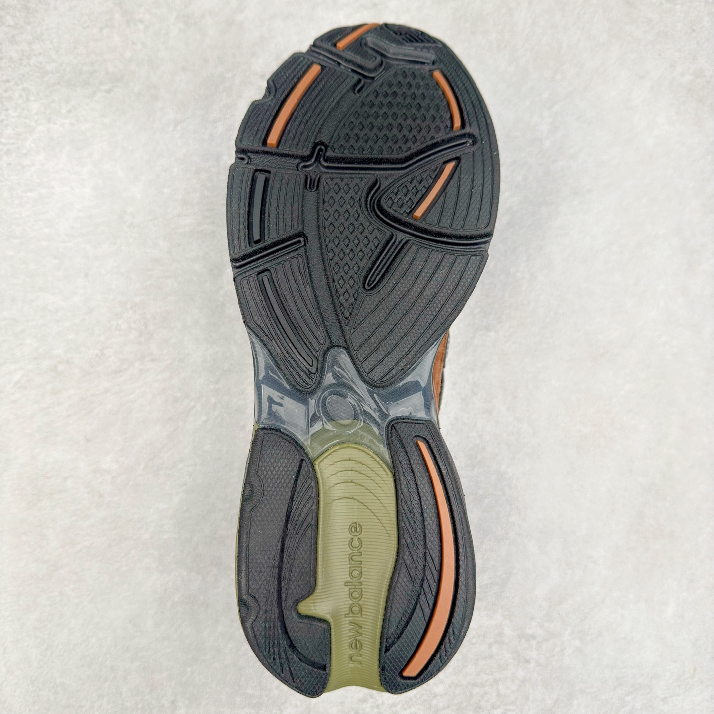 图片[9]-New Balance NB2010系列新百伦经典复古休闲运动板鞋 以ENCAP中底配以升级版 N-ERGY缓震物料 鞋面则采用特色的柔软麂皮搭以NewBalance经典的尼龙网布 低调中还原跑鞋本真 更年轻化的设计理念与材质 让新世代青年得以用全新视角体验经典鞋款的传奇魅力尺码：36 37 37.5 38 38.5 39.5 40 40.5 41.5 42 42.5 43 44 45 46-选品中心