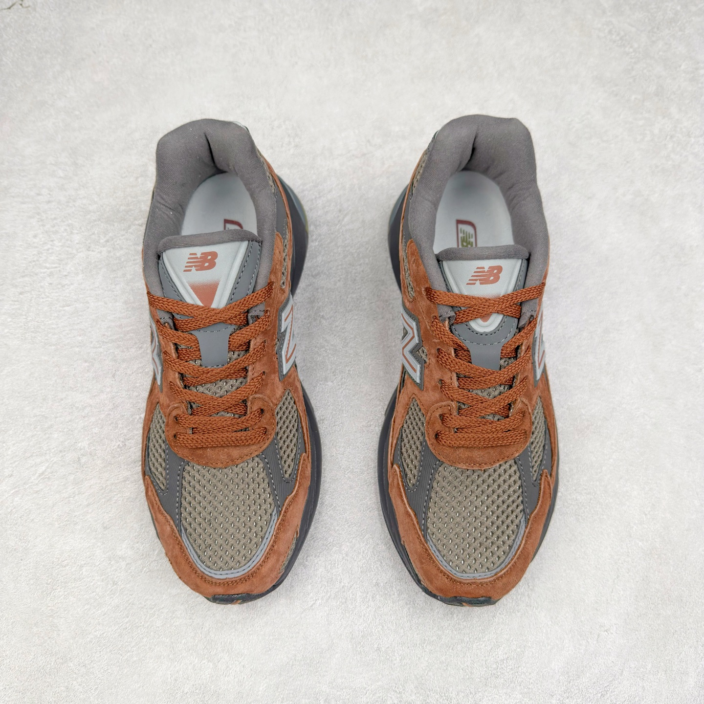 图片[2]-New Balance NB2010系列新百伦经典复古休闲运动板鞋 以ENCAP中底配以升级版 N-ERGY缓震物料 鞋面则采用特色的柔软麂皮搭以NewBalance经典的尼龙网布 低调中还原跑鞋本真 更年轻化的设计理念与材质 让新世代青年得以用全新视角体验经典鞋款的传奇魅力尺码：36 37 37.5 38 38.5 39.5 40 40.5 41.5 42 42.5 43 44 45 46-选品中心