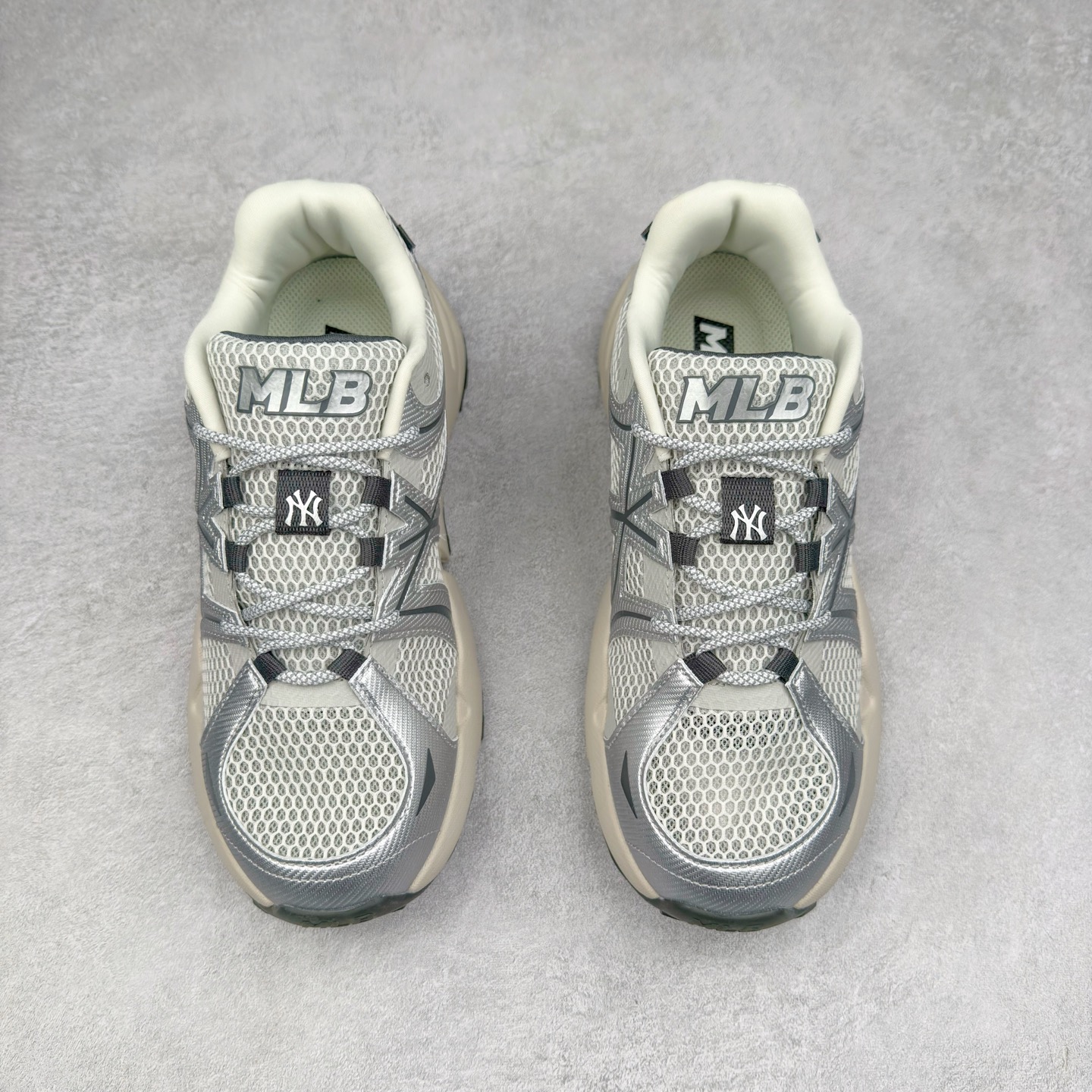 图片[2]-MLB DOME CHUNKY 纽约洋基队合成革潮流时尚舒适休闲运动风厚底增高 防滑耐磨 低帮 老爹鞋 男女同款 黑色 实拍调校N版已经零色差零失真 百分百还原实物色彩所见即所得 不存在货不对板色差等低级问题 选购参考实物拍摄 不混卖不参货 只用心做好货严格选品 承诺混一赔十 尺码：36 36.5 37.5 38 38.5 39 40 40.5 41 42 42.5 43 44 44.5 45-选品中心