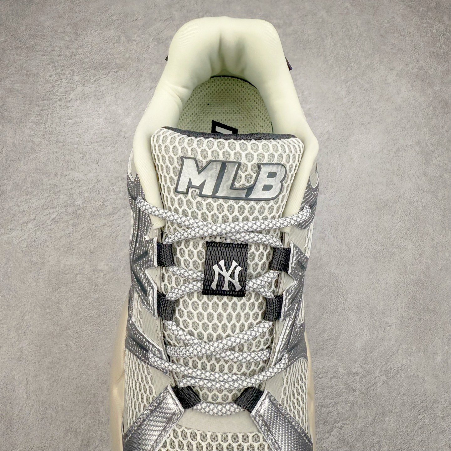 图片[5]-MLB DOME CHUNKY 纽约洋基队合成革潮流时尚舒适休闲运动风厚底增高 防滑耐磨 低帮 老爹鞋 男女同款 黑色 实拍调校N版已经零色差零失真 百分百还原实物色彩所见即所得 不存在货不对板色差等低级问题 选购参考实物拍摄 不混卖不参货 只用心做好货严格选品 承诺混一赔十 尺码：36 36.5 37.5 38 38.5 39 40 40.5 41 42 42.5 43 44 44.5 45-选品中心