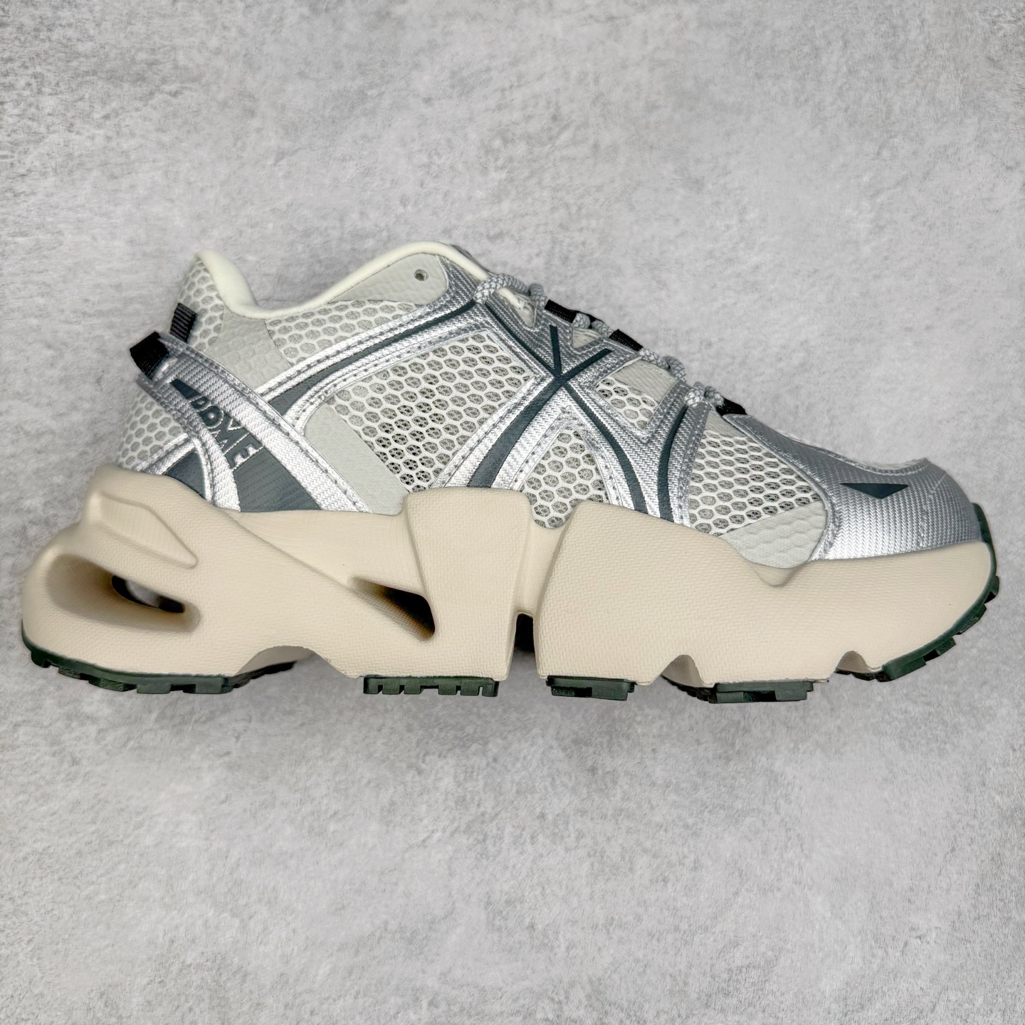 MLB DOME CHUNKY 纽约洋基队合成革潮流时尚舒适休闲运动风厚底增高 防滑耐磨 低帮 老爹鞋 男女同款 黑色 实拍调校N版已经零色差零失真 百分百还原实物色彩所见即所得 不存在货不对板色差等低级问题 选购参考实物拍摄 不混卖不参货 只用心做好货严格选品 承诺混一赔十 尺码:36 36.5 37.5 38 38.5 39 40 40.5 41 42 42.5 43 44 44.5 45-选品中心