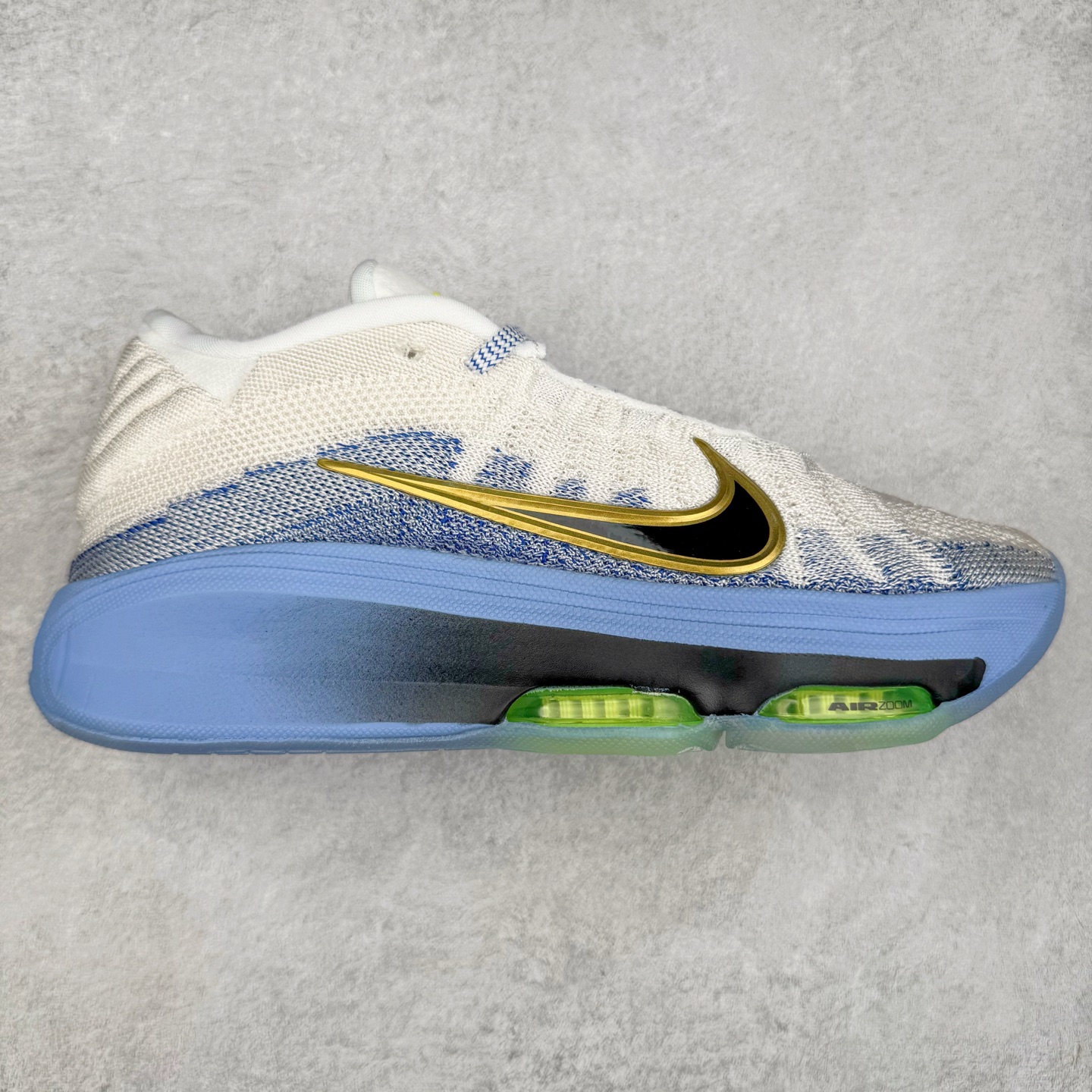 ＃福利特价 NK G.T. Hustle 3 Blueprint EP 中底Mustang 缓震配置与前足 Zoom Strobel 缓震配置合体组成双重 Air Zoom 缓震配置为关键区域缔造澎湃弹力 前掌的 Air Zoom 气垫单元凭借出众的能量回馈助你保持运动状态 RadialKnit 鞋面首次应用于 Nike 篮球鞋，提供轻盈包裹效果，轻松跟上，你的运动节奏。穿上 G.T.Hustle3 助你在比赛最后关键时刻扭转势头。前足 AirZoom 缓震配置，带来出众能量回馈，助你轻松击败对手。尺码：36 36.5 37.5 38 38.5 39 40 40.5 41 42 42.5 43 44 44.5 45-选品中心