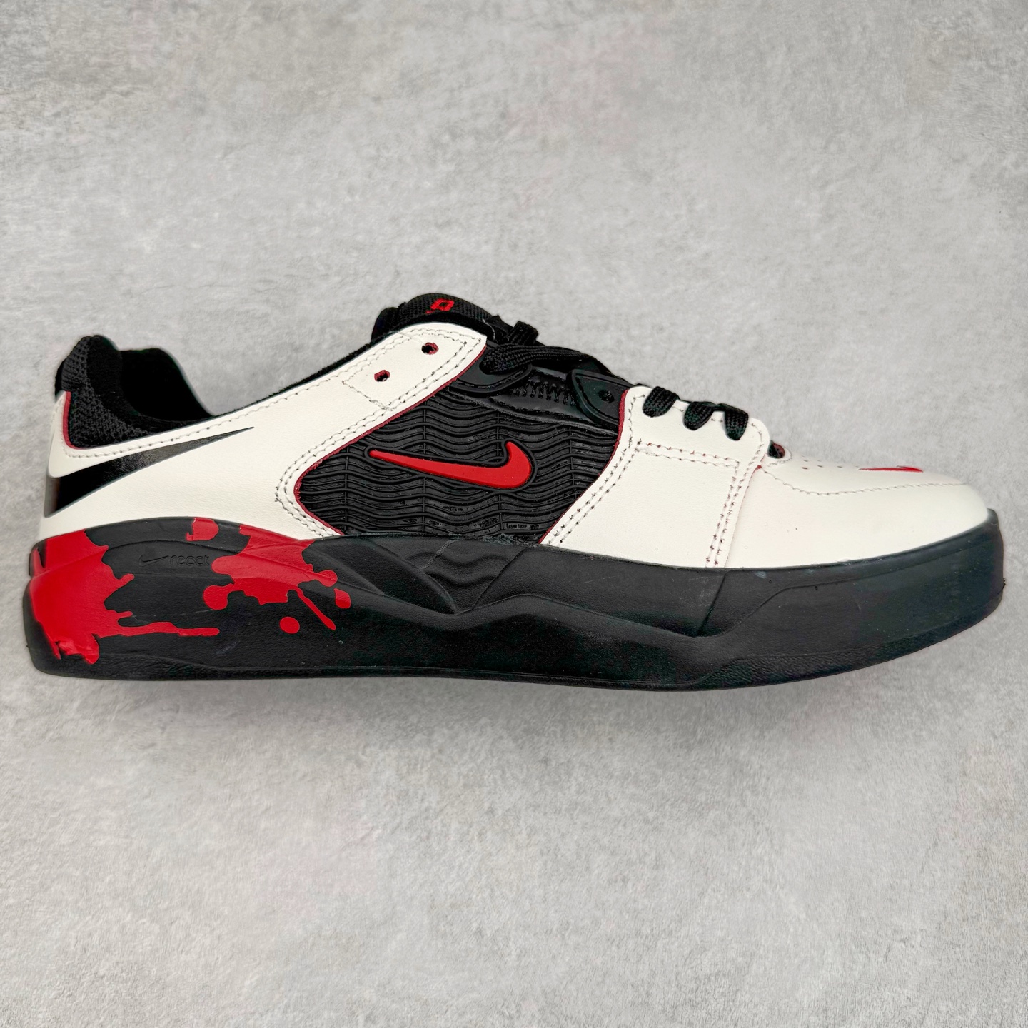 图片[2]-NK SB Nyjah Free 2 王一博同款 受着经典1997 款的 Zoom Spiridon 启发 SB Nyjah Free 2 继续谱写上一代的篇章 一改一代的一体式，二代的鞋舌与鞋身被分开来，但仍有着与前代相同的超柔韧 Nike Free 鞋底，同时还做了一些改良补充 首先是在全方位无死角的经典 Nyjah Free 橡胶鞋面的上方加了网眼材料，保证你在最热的滑板天也能双脚清爽 尺码：40-45-选品中心