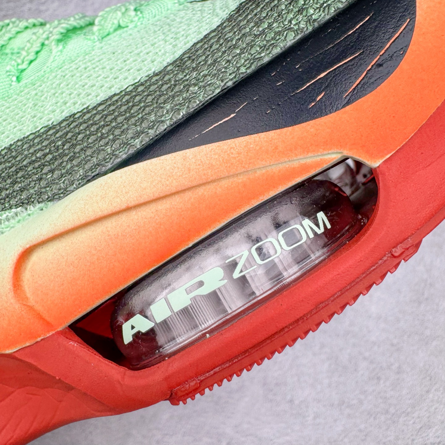 图片[19]-＃JC纯原 NK Air Zoom Alphafly NEXT% 3 2024全新马拉松超级跑鞋 HJ7041-300 有史以来最轻盈、测试次数最多的NK Alphafly 经过精英马拉松运动员的测试验证 并搭载Air Zoom气垫 旨在助力跑者实现突破 取得更佳的成绩 在开发过程中 Alphafly 3帮助耐克运动员凯尔文·基普图姆（Kelvin Kiptum）以2：00：35的成绩刷新了马拉松世界纪录 Alphafly的动力设计没有改变——Air Zoom气垫单元、Flyplate碳纤维板和ZoomX泡绵 但是整体系统的制作方法略有调整 优化和提升了对运动员的帮助 主要更新包括一体式鞋底 提供顺畅稳定的“后跟到脚趾”过渡；更宽的全长Flyplate碳纤维板提供稳定助推力 全新Fast Shot外底保证出色牵引力和抓地力 全新Atomknit 3.0鞋面提供更强的控制力、透气性和中足支撑力 尺码：36 36.5 37.5 38 38.5 39 40 40.5 41 42 42.5 43 44 44.5 45 46-选品中心