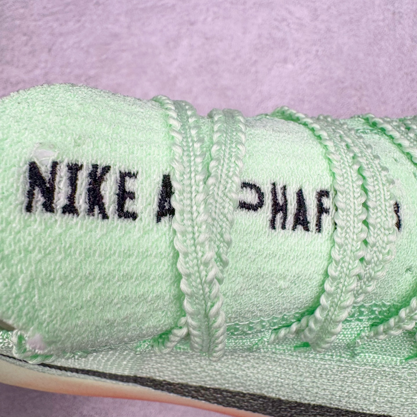 图片[15]-＃JC纯原 NK Air Zoom Alphafly NEXT% 3 2024全新马拉松超级跑鞋 HJ7041-300 有史以来最轻盈、测试次数最多的NK Alphafly 经过精英马拉松运动员的测试验证 并搭载Air Zoom气垫 旨在助力跑者实现突破 取得更佳的成绩 在开发过程中 Alphafly 3帮助耐克运动员凯尔文·基普图姆（Kelvin Kiptum）以2：00：35的成绩刷新了马拉松世界纪录 Alphafly的动力设计没有改变——Air Zoom气垫单元、Flyplate碳纤维板和ZoomX泡绵 但是整体系统的制作方法略有调整 优化和提升了对运动员的帮助 主要更新包括一体式鞋底 提供顺畅稳定的“后跟到脚趾”过渡；更宽的全长Flyplate碳纤维板提供稳定助推力 全新Fast Shot外底保证出色牵引力和抓地力 全新Atomknit 3.0鞋面提供更强的控制力、透气性和中足支撑力 尺码：36 36.5 37.5 38 38.5 39 40 40.5 41 42 42.5 43 44 44.5 45 46-选品中心