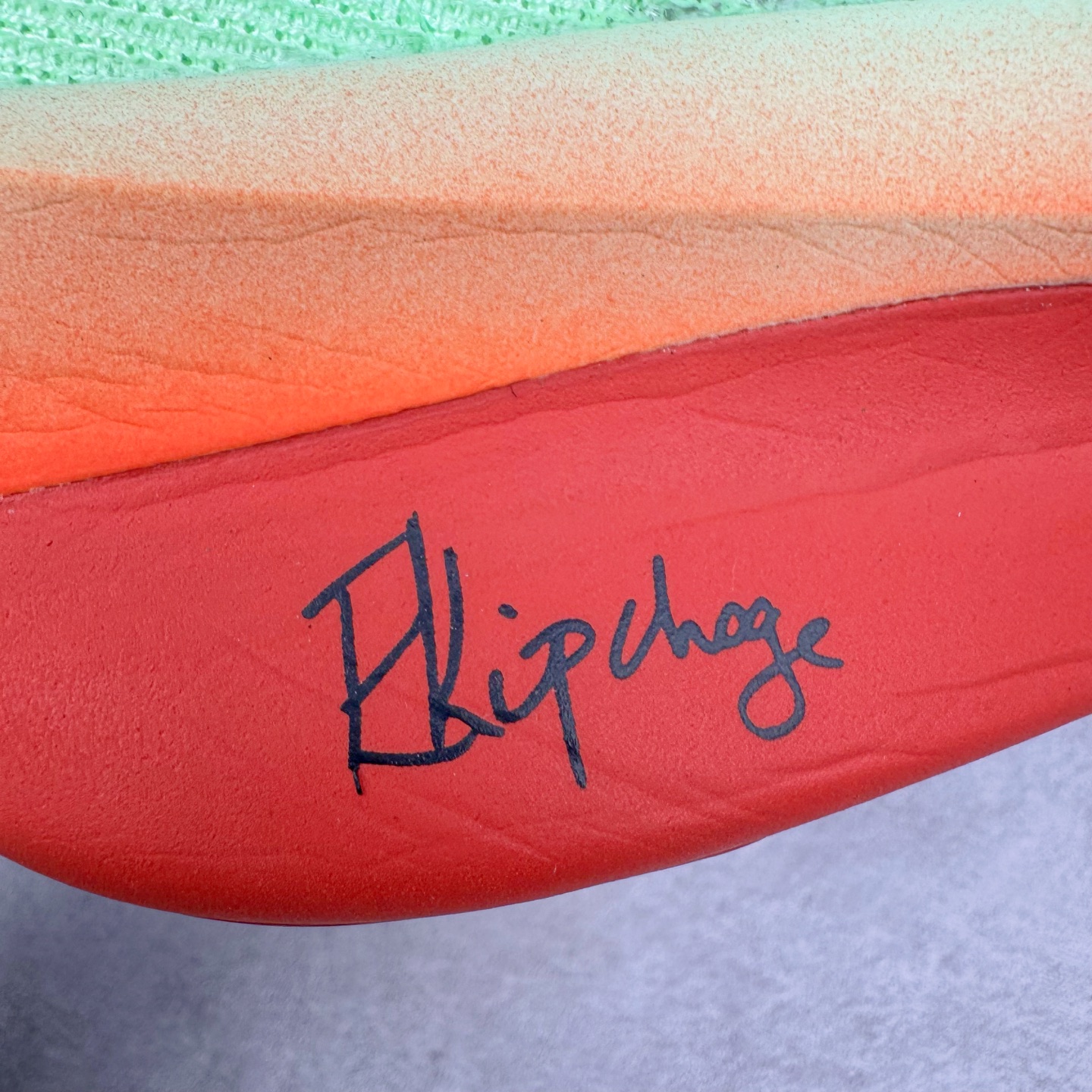 图片[18]-＃JC纯原 NK Air Zoom Alphafly NEXT% 3 2024全新马拉松超级跑鞋 HJ7041-300 有史以来最轻盈、测试次数最多的NK Alphafly 经过精英马拉松运动员的测试验证 并搭载Air Zoom气垫 旨在助力跑者实现突破 取得更佳的成绩 在开发过程中 Alphafly 3帮助耐克运动员凯尔文·基普图姆（Kelvin Kiptum）以2：00：35的成绩刷新了马拉松世界纪录 Alphafly的动力设计没有改变——Air Zoom气垫单元、Flyplate碳纤维板和ZoomX泡绵 但是整体系统的制作方法略有调整 优化和提升了对运动员的帮助 主要更新包括一体式鞋底 提供顺畅稳定的“后跟到脚趾”过渡；更宽的全长Flyplate碳纤维板提供稳定助推力 全新Fast Shot外底保证出色牵引力和抓地力 全新Atomknit 3.0鞋面提供更强的控制力、透气性和中足支撑力 尺码：36 36.5 37.5 38 38.5 39 40 40.5 41 42 42.5 43 44 44.5 45 46-选品中心