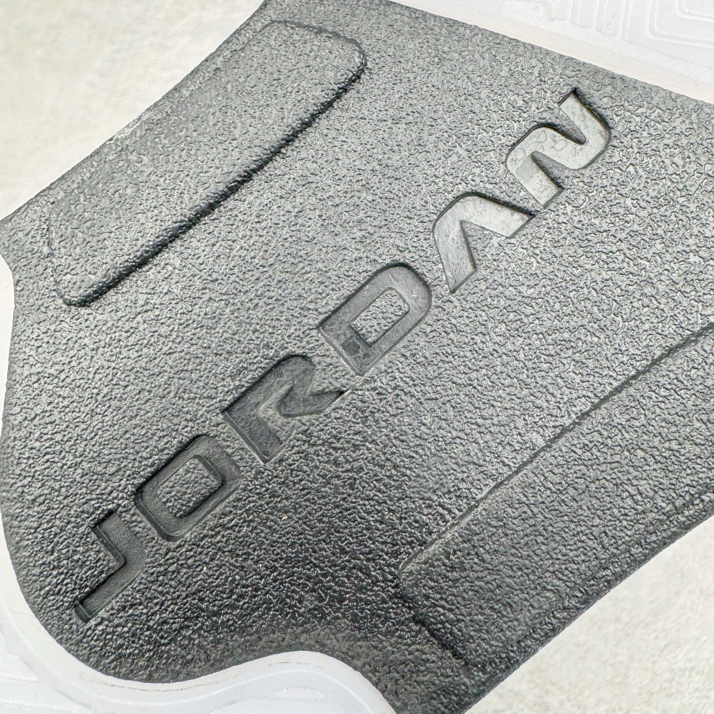 图片[14]-＃外贸版 Air Jordan AJ5 “Black Metallic Reimagined” 黑银 HF3975-001 原纸板楦头开发 进口头层皮料 完美鞋型匹配公司货 正确鞋舌立体高频 最新原厂底模 大底卡色咬花完美 鞋柜必备鞋款 终端现货供应 尺码：36 36.5 37.5 38 38.5 39 40 40.5 41 42 42.5 43 44 44.5 45 46 47.5-选品中心