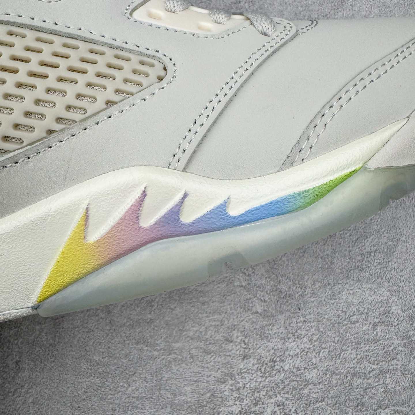 图片[18]-＃外贸版 Air Jordan AJ5 Retro CNY蛇年限定 HF3183-001 原纸板楦头开发 进口头层皮料 完美鞋型匹配公司货 正确鞋舌立体高频 最新原厂底模 大底卡色咬花完美 鞋柜必备鞋款 终端现货供应 尺码：36 36.5 37.5 38 38.5 39 40 40.5 41 42 42.5 43 44 44.5 45 46 47.5-选品中心