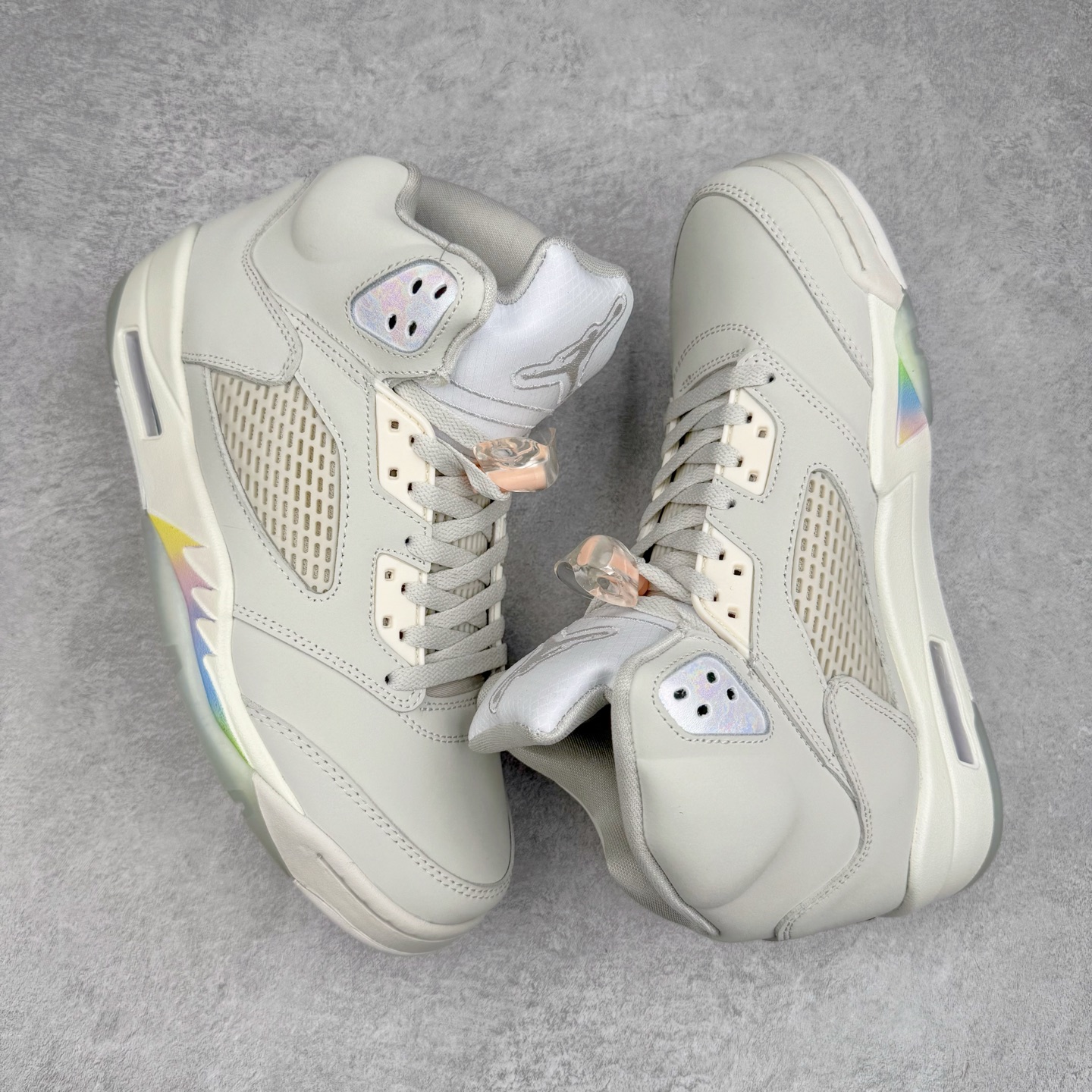 图片[3]-＃外贸版 Air Jordan AJ5 Retro CNY蛇年限定 HF3183-001 原纸板楦头开发 进口头层皮料 完美鞋型匹配公司货 正确鞋舌立体高频 最新原厂底模 大底卡色咬花完美 鞋柜必备鞋款 终端现货供应 尺码：36 36.5 37.5 38 38.5 39 40 40.5 41 42 42.5 43 44 44.5 45 46 47.5-选品中心