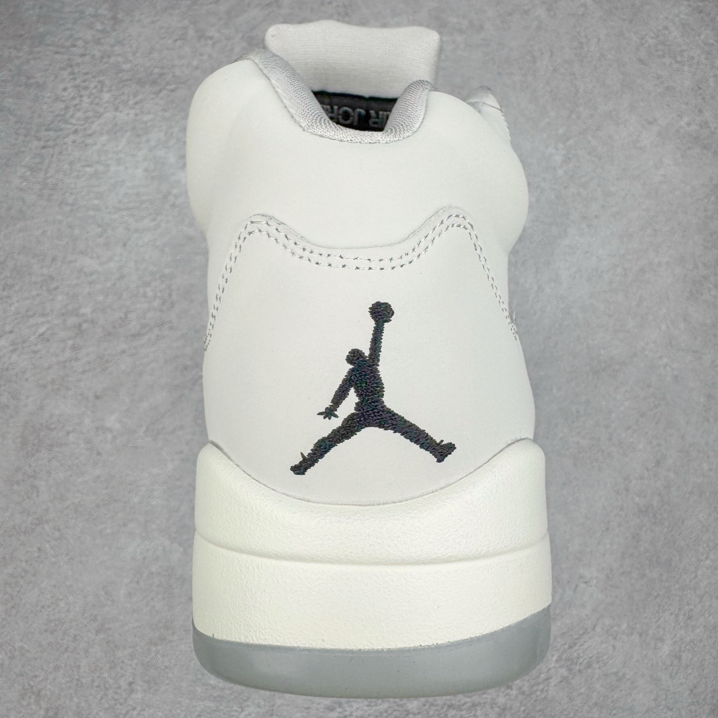 图片[8]-＃外贸版 Air Jordan AJ5 Retro CNY蛇年限定 HF3183-001 原纸板楦头开发 进口头层皮料 完美鞋型匹配公司货 正确鞋舌立体高频 最新原厂底模 大底卡色咬花完美 鞋柜必备鞋款 终端现货供应 尺码：36 36.5 37.5 38 38.5 39 40 40.5 41 42 42.5 43 44 44.5 45 46 47.5-选品中心