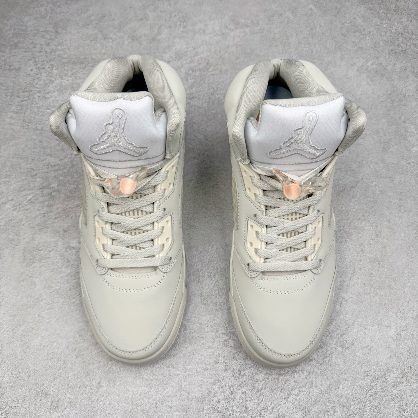 图片[2]-＃外贸版 Air Jordan AJ5 Retro CNY蛇年限定 HF3183-001 原纸板楦头开发 进口头层皮料 完美鞋型匹配公司货 正确鞋舌立体高频 最新原厂底模 大底卡色咬花完美 鞋柜必备鞋款 终端现货供应 尺码：36 36.5 37.5 38 38.5 39 40 40.5 41 42 42.5 43 44 44.5 45 46 47.5-选品中心