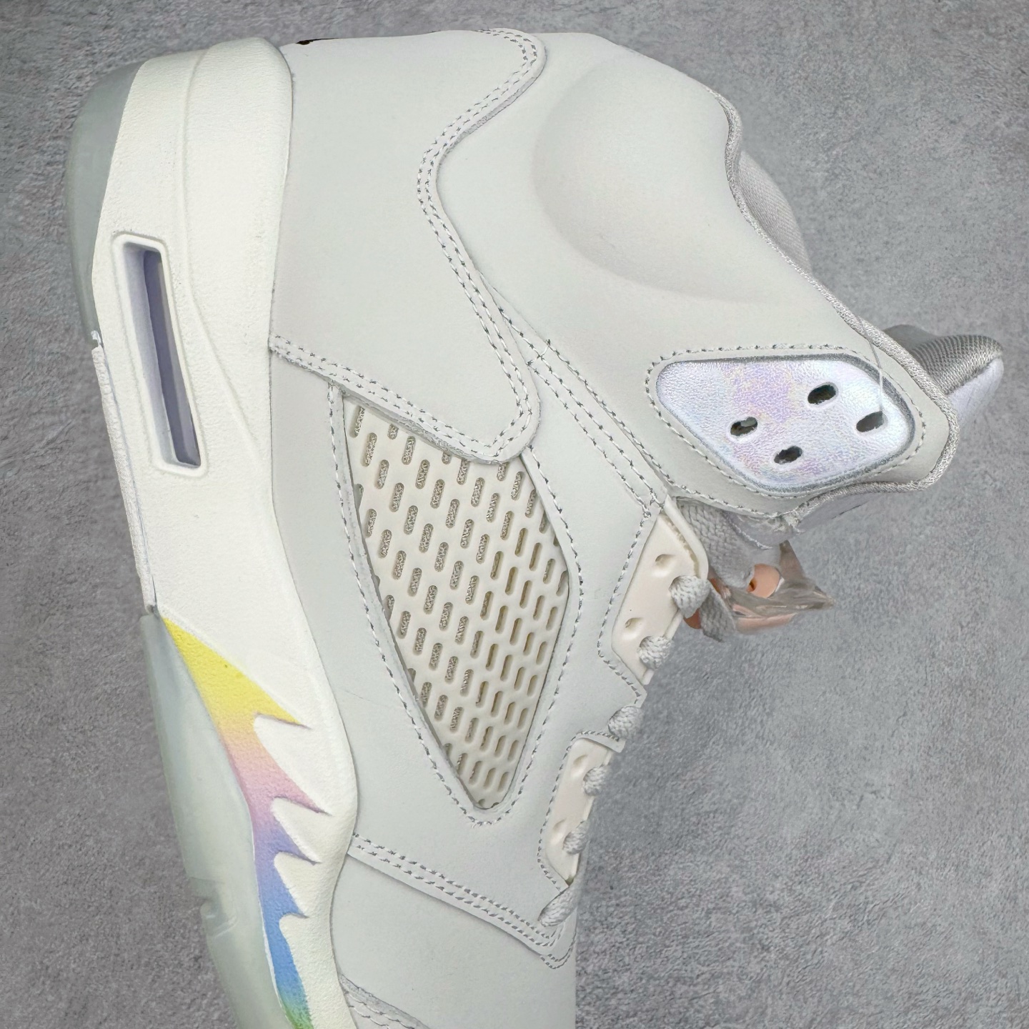图片[6]-＃外贸版 Air Jordan AJ5 Retro CNY蛇年限定 HF3183-001 原纸板楦头开发 进口头层皮料 完美鞋型匹配公司货 正确鞋舌立体高频 最新原厂底模 大底卡色咬花完美 鞋柜必备鞋款 终端现货供应 尺码：36 36.5 37.5 38 38.5 39 40 40.5 41 42 42.5 43 44 44.5 45 46 47.5-选品中心