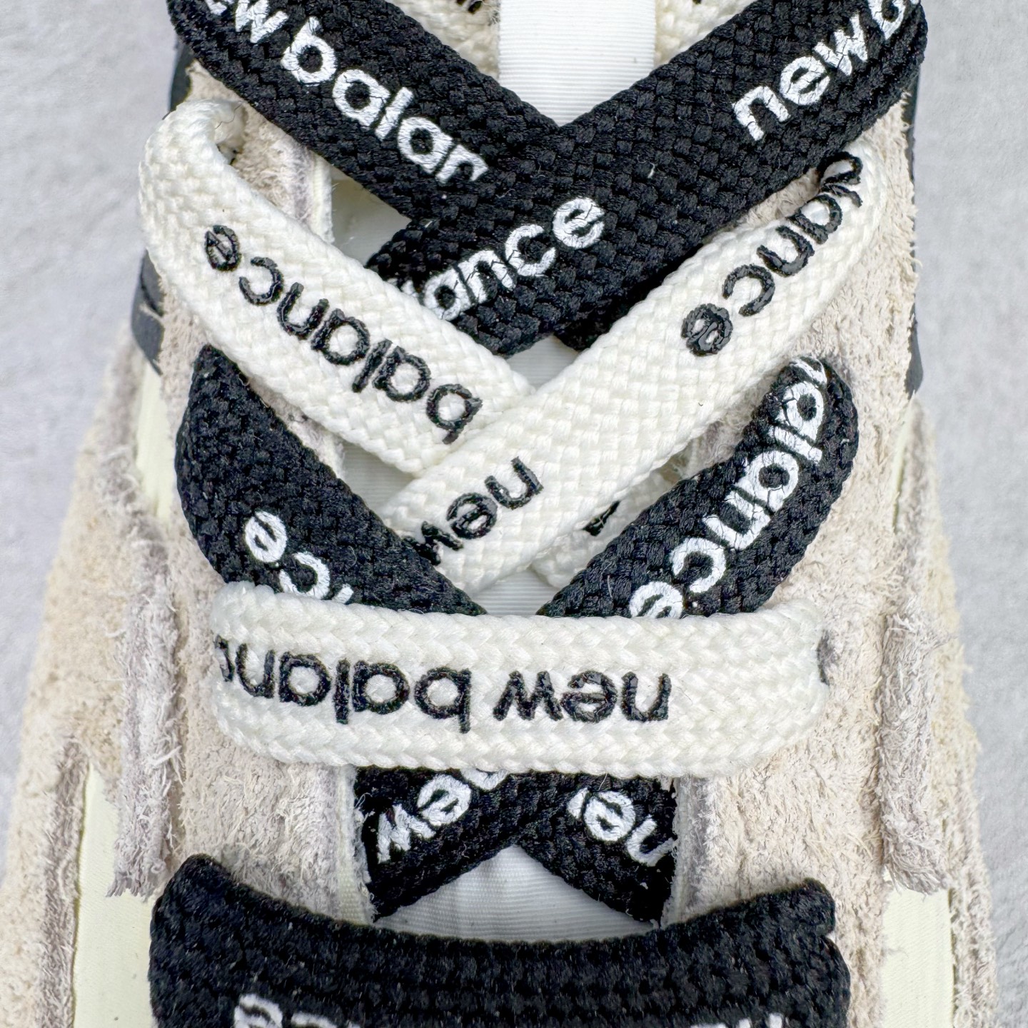 图片[14]-＃M纯原 New Balance U471AM NB新百伦织物牛剖层革春夏薄底鞋防滑耐磨平衡轻便低帮生活休闲鞋 原档数据独立私模大底 唯一正确三层组合大底 特高弹切片加持 百分百还原原鞋脚感 NB市场最强产物 防伪原标全套原楦原纸板原厂数据开发 全鞋电脑针车加持 原厂网布 原装进口头层翻毛皮料正确绒感卡色 正确中底拉帮中底网布细节 匠心打造 耗时两个月开发完成 工艺极其复杂难度可想而知 高端零售专供产物 尺码：36 37 37.5 38 38.5 39.5 40 40.5 41.5 42 42.5 43 44 44.5 45 45.5 46.5 47-选品中心