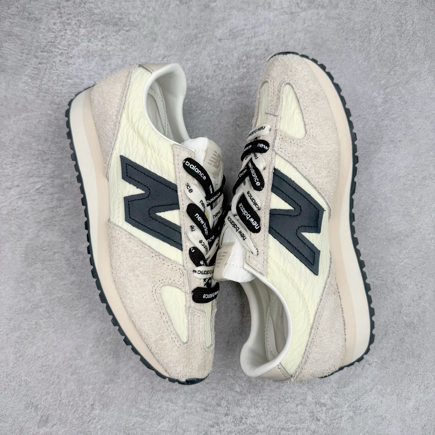 图片[3]-＃M纯原 New Balance U471AM NB新百伦织物牛剖层革春夏薄底鞋防滑耐磨平衡轻便低帮生活休闲鞋 原档数据独立私模大底 唯一正确三层组合大底 特高弹切片加持 百分百还原原鞋脚感 NB市场最强产物 防伪原标全套原楦原纸板原厂数据开发 全鞋电脑针车加持 原厂网布 原装进口头层翻毛皮料正确绒感卡色 正确中底拉帮中底网布细节 匠心打造 耗时两个月开发完成 工艺极其复杂难度可想而知 高端零售专供产物 尺码：36 37 37.5 38 38.5 39.5 40 40.5 41.5 42 42.5 43 44 44.5 45 45.5 46.5 47-选品中心