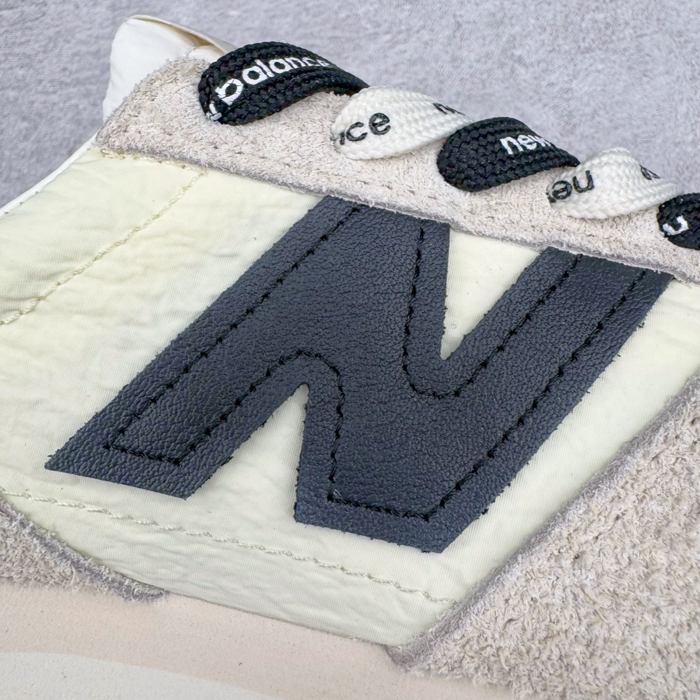 图片[19]-＃M纯原 New Balance U471AM NB新百伦织物牛剖层革春夏薄底鞋防滑耐磨平衡轻便低帮生活休闲鞋 原档数据独立私模大底 唯一正确三层组合大底 特高弹切片加持 百分百还原原鞋脚感 NB市场最强产物 防伪原标全套原楦原纸板原厂数据开发 全鞋电脑针车加持 原厂网布 原装进口头层翻毛皮料正确绒感卡色 正确中底拉帮中底网布细节 匠心打造 耗时两个月开发完成 工艺极其复杂难度可想而知 高端零售专供产物 尺码：36 37 37.5 38 38.5 39.5 40 40.5 41.5 42 42.5 43 44 44.5 45 45.5 46.5 47-选品中心