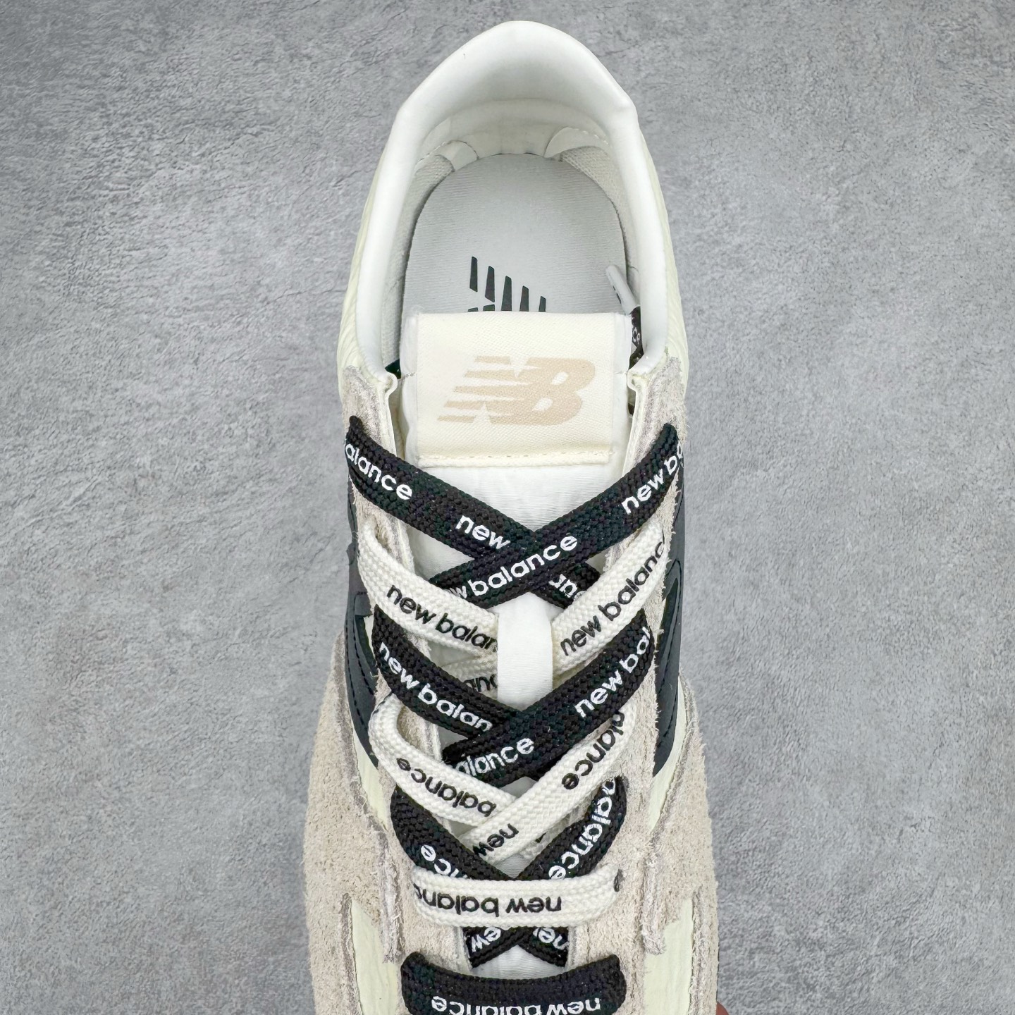 图片[5]-＃M纯原 New Balance U471AM NB新百伦织物牛剖层革春夏薄底鞋防滑耐磨平衡轻便低帮生活休闲鞋 原档数据独立私模大底 唯一正确三层组合大底 特高弹切片加持 百分百还原原鞋脚感 NB市场最强产物 防伪原标全套原楦原纸板原厂数据开发 全鞋电脑针车加持 原厂网布 原装进口头层翻毛皮料正确绒感卡色 正确中底拉帮中底网布细节 匠心打造 耗时两个月开发完成 工艺极其复杂难度可想而知 高端零售专供产物 尺码：36 37 37.5 38 38.5 39.5 40 40.5 41.5 42 42.5 43 44 44.5 45 45.5 46.5 47-选品中心