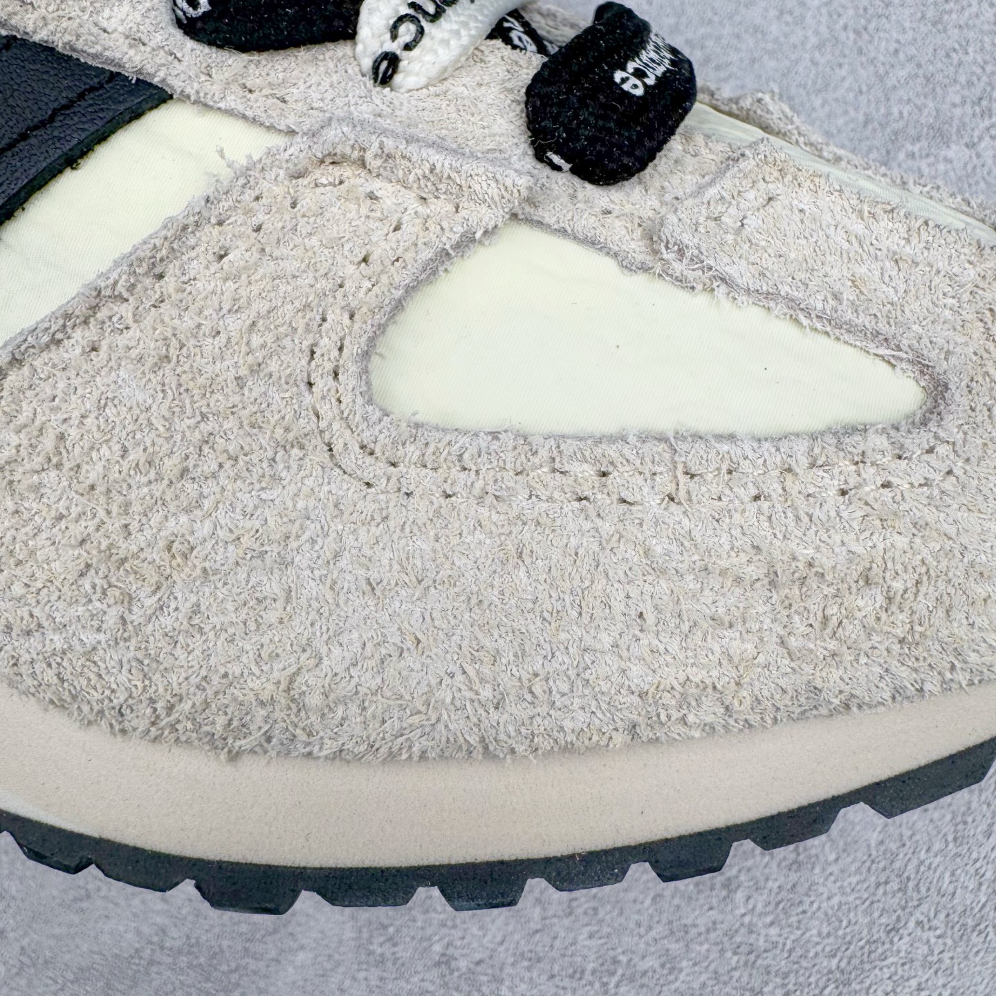 图片[18]-＃M纯原 New Balance U471AM NB新百伦织物牛剖层革春夏薄底鞋防滑耐磨平衡轻便低帮生活休闲鞋 原档数据独立私模大底 唯一正确三层组合大底 特高弹切片加持 百分百还原原鞋脚感 NB市场最强产物 防伪原标全套原楦原纸板原厂数据开发 全鞋电脑针车加持 原厂网布 原装进口头层翻毛皮料正确绒感卡色 正确中底拉帮中底网布细节 匠心打造 耗时两个月开发完成 工艺极其复杂难度可想而知 高端零售专供产物 尺码：36 37 37.5 38 38.5 39.5 40 40.5 41.5 42 42.5 43 44 44.5 45 45.5 46.5 47-选品中心