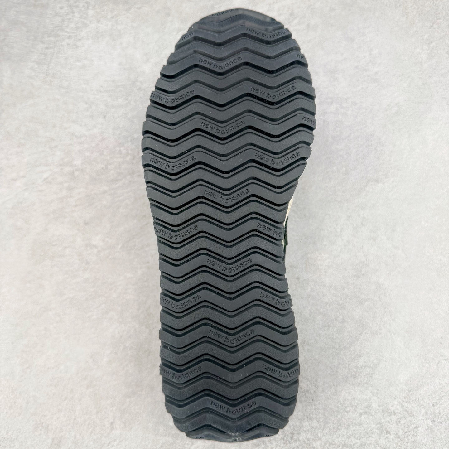 图片[9]-＃M纯原 New Balance U471AM NB新百伦织物牛剖层革春夏薄底鞋防滑耐磨平衡轻便低帮生活休闲鞋 原档数据独立私模大底 唯一正确三层组合大底 特高弹切片加持 百分百还原原鞋脚感 NB市场最强产物 防伪原标全套原楦原纸板原厂数据开发 全鞋电脑针车加持 原厂网布 原装进口头层翻毛皮料正确绒感卡色 正确中底拉帮中底网布细节 匠心打造 耗时两个月开发完成 工艺极其复杂难度可想而知 高端零售专供产物 尺码：36 37 37.5 38 38.5 39.5 40 40.5 41.5 42 42.5 43 44 44.5 45 45.5 46.5 47-选品中心