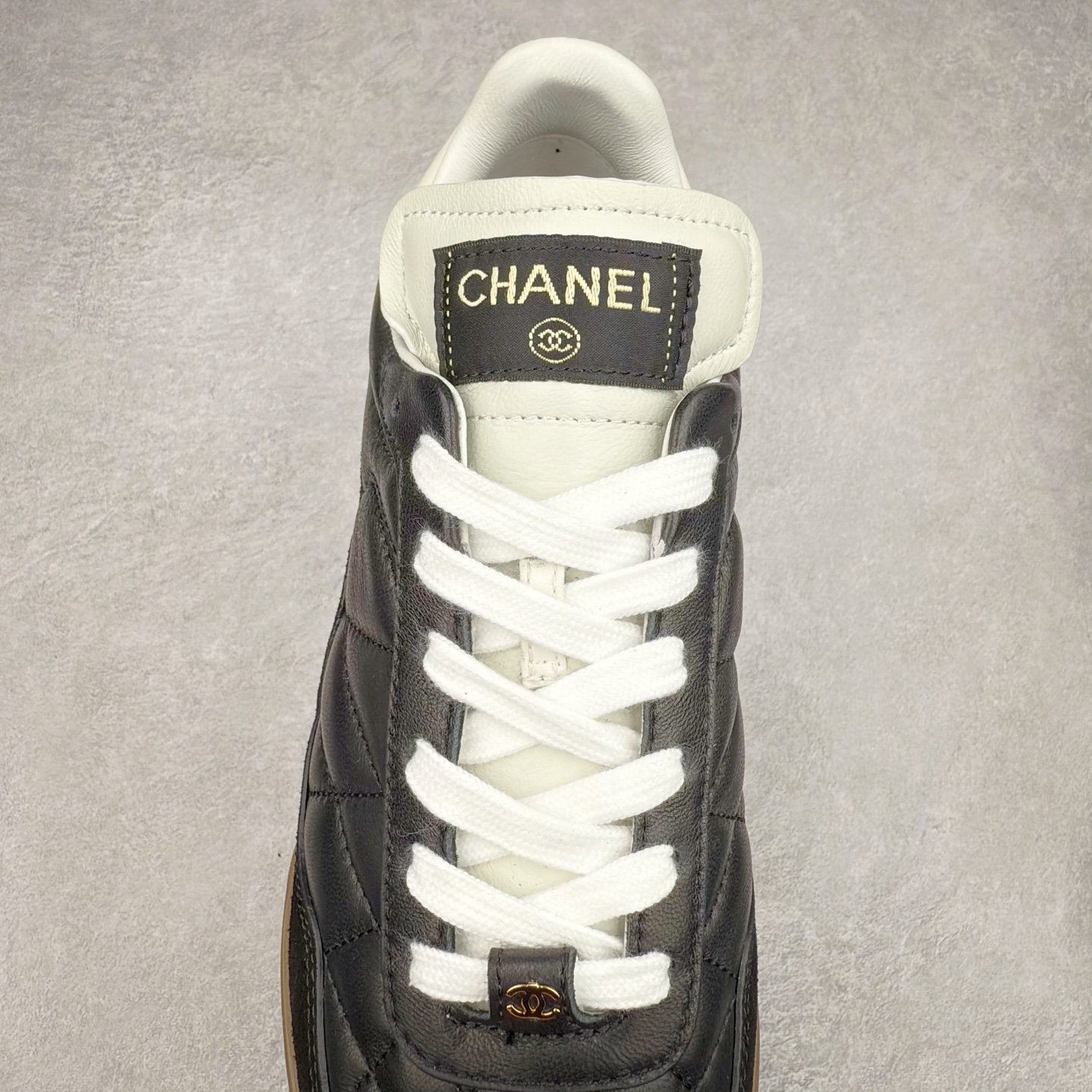 图片[5]-＃纯原 Chanel 香奈儿最新菱格小球鞋 四季百搭 coco女孩必入 隐藏款网球鞋 秀气高级好看 非常舒适！24新款棒球鞋 莞产顶级纯原 官方最新花纹礼盒顶级包装官方同步 鞋面原版定制胎牛油皮 牛反绒 原版进口透气绒布 小羊皮内里 原版开模碎钉钉橡胶 原厂TPU组合大底 尺码：35 36 37 38 39 40-选品中心