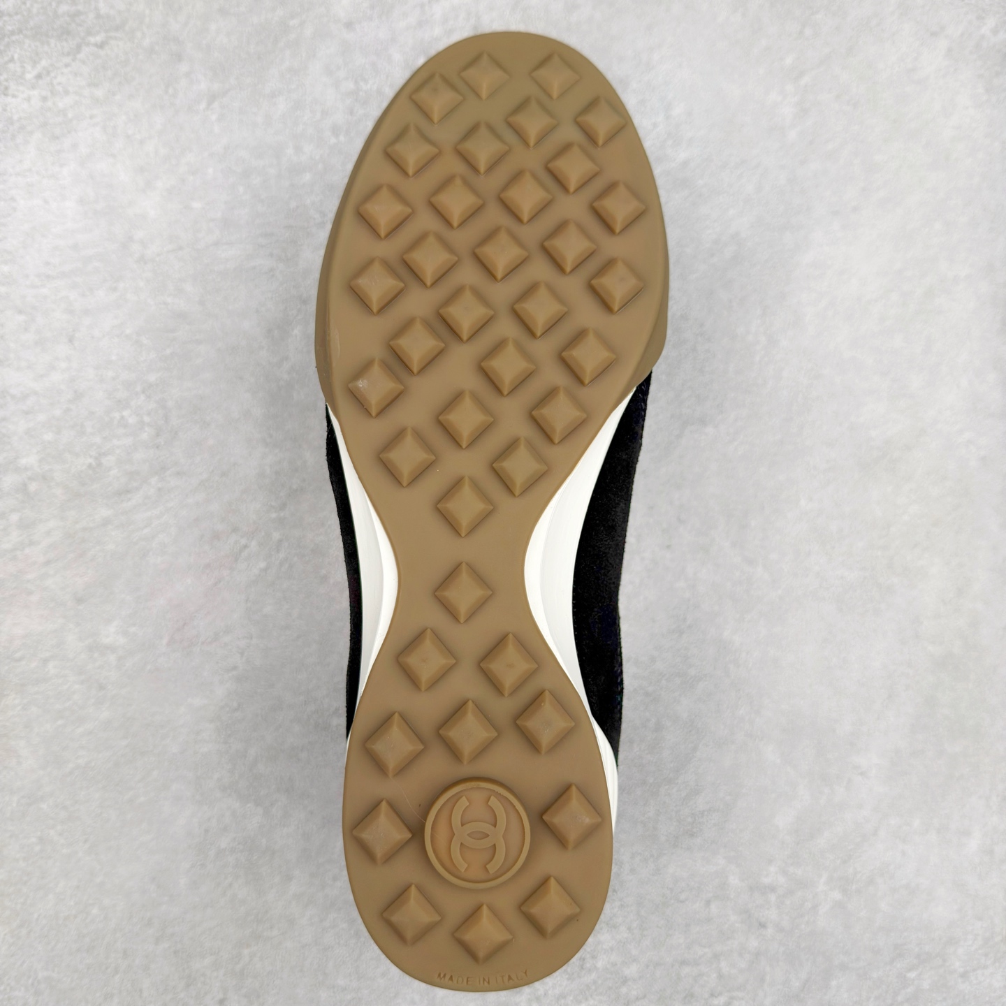 图片[9]-＃纯原 Chanel 香奈儿最新菱格小球鞋 四季百搭 coco女孩必入 隐藏款网球鞋 秀气高级好看 非常舒适！24新款棒球鞋 莞产顶级纯原 官方最新花纹礼盒顶级包装官方同步 鞋面原版定制胎牛油皮 牛反绒 原版进口透气绒布 小羊皮内里 原版开模碎钉钉橡胶 原厂TPU组合大底 尺码：35 36 37 38 39 40-选品中心