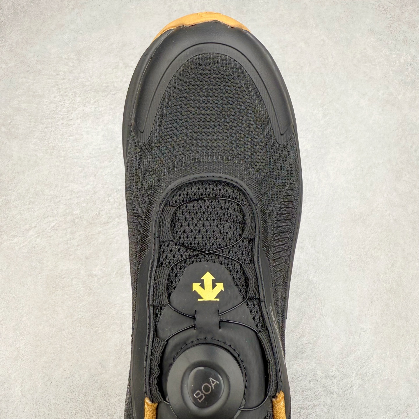 图片[4]-＃HP DESCENTE Enerzite 迪桑特泡棉科技中底舒适BOA系带系统低帮跑步鞋 DESCENTE（迪桑特）创立于1935年，品牌名取自法语词汇，意为“滑降”。品牌箭头标识代表滑雪的三种技术“高速直线滑行”、“穿越”和“侧滑”，也寓意品牌在打造高端专业运动产品中不断追求完美的创新精神，致力于成为中国高端专业滑雪、综训、女子、铁人三项、高尔夫的第一品牌。尺码：39 40 40.5 41 42 42.5 43 44 44.5 45-选品中心